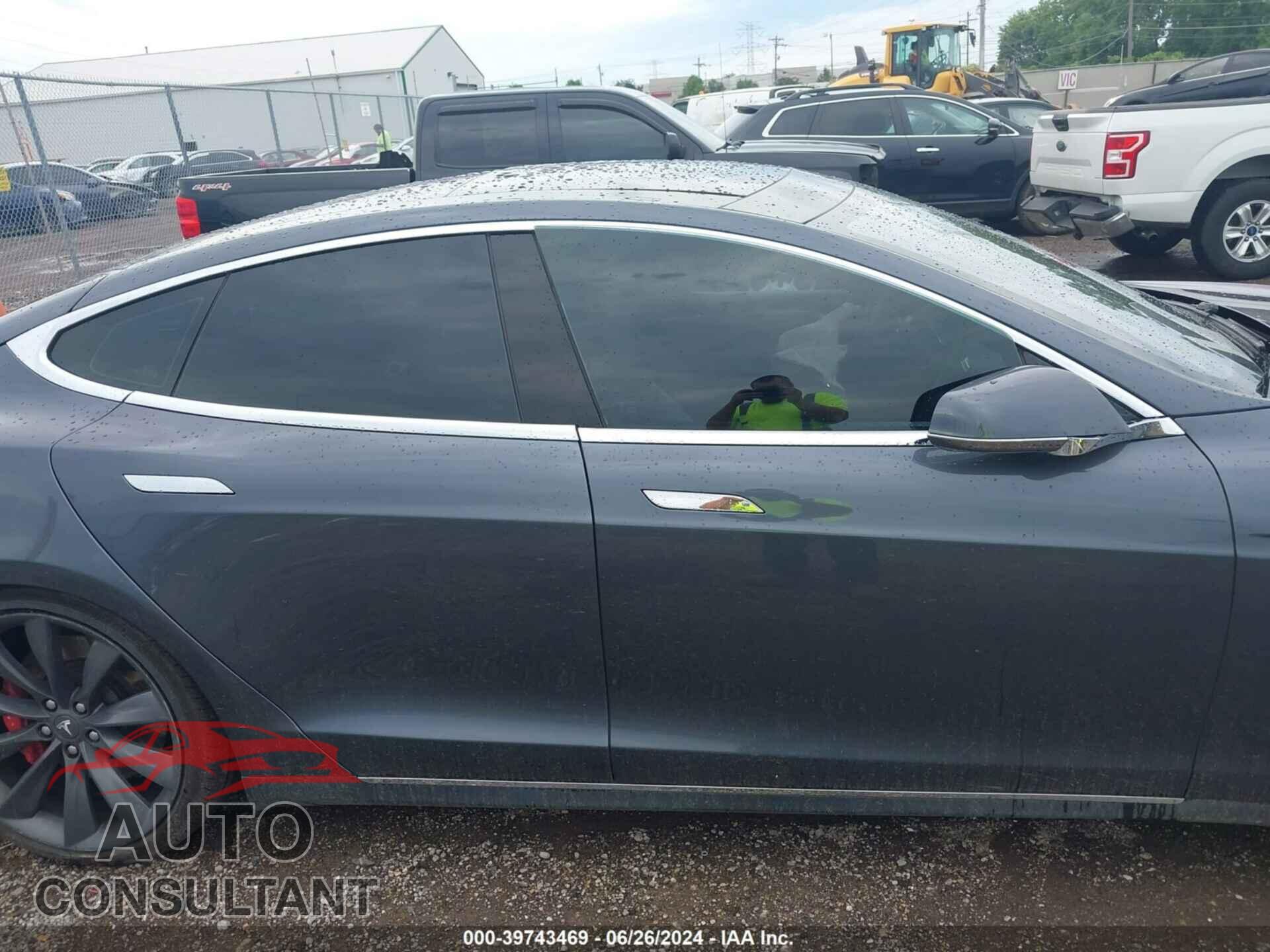TESLA MODEL S 2016 - 5YJSA1E47GF131204