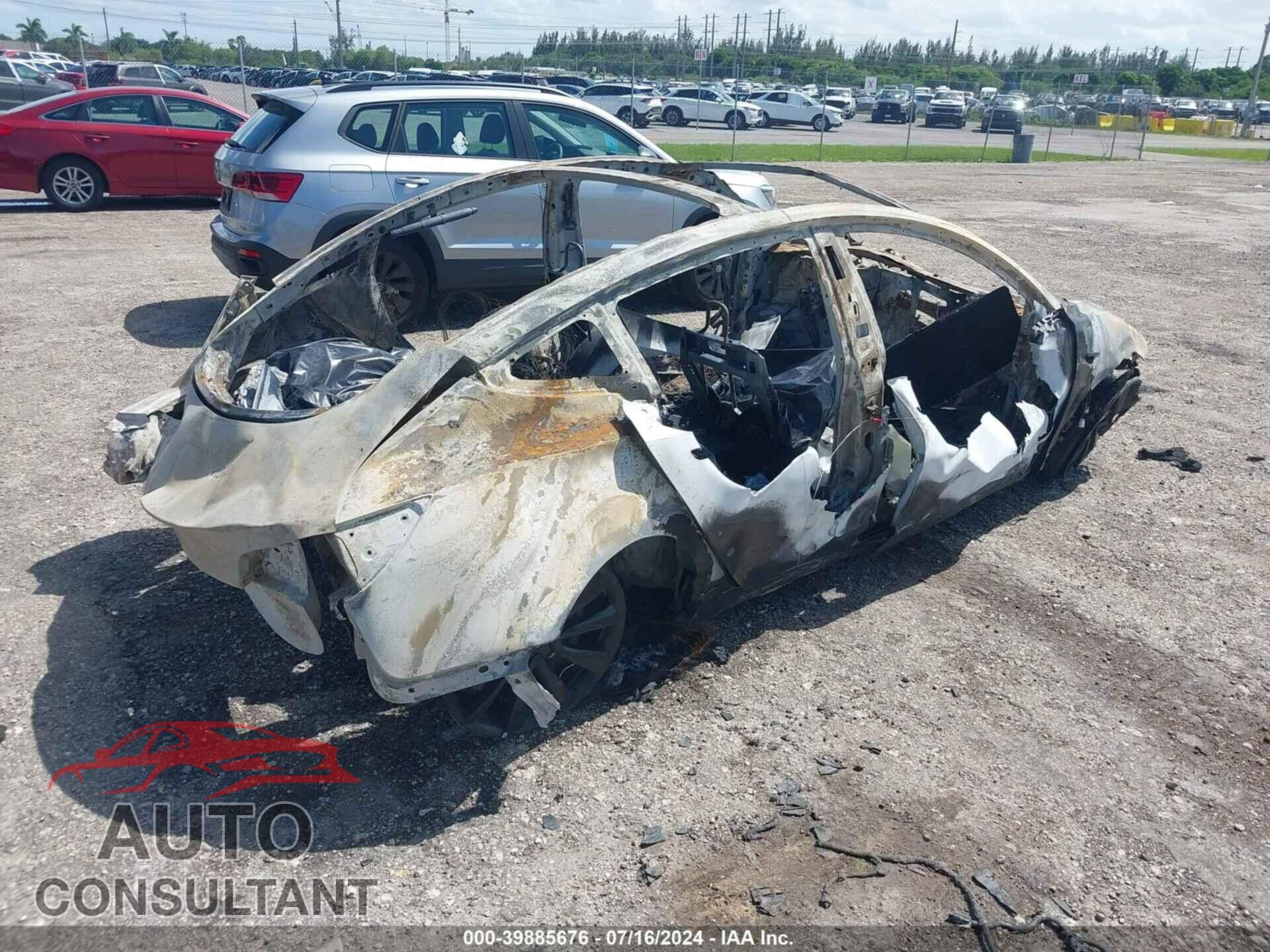 TESLA MODEL 3 2020 - 5YJ3E1EB2LF790843