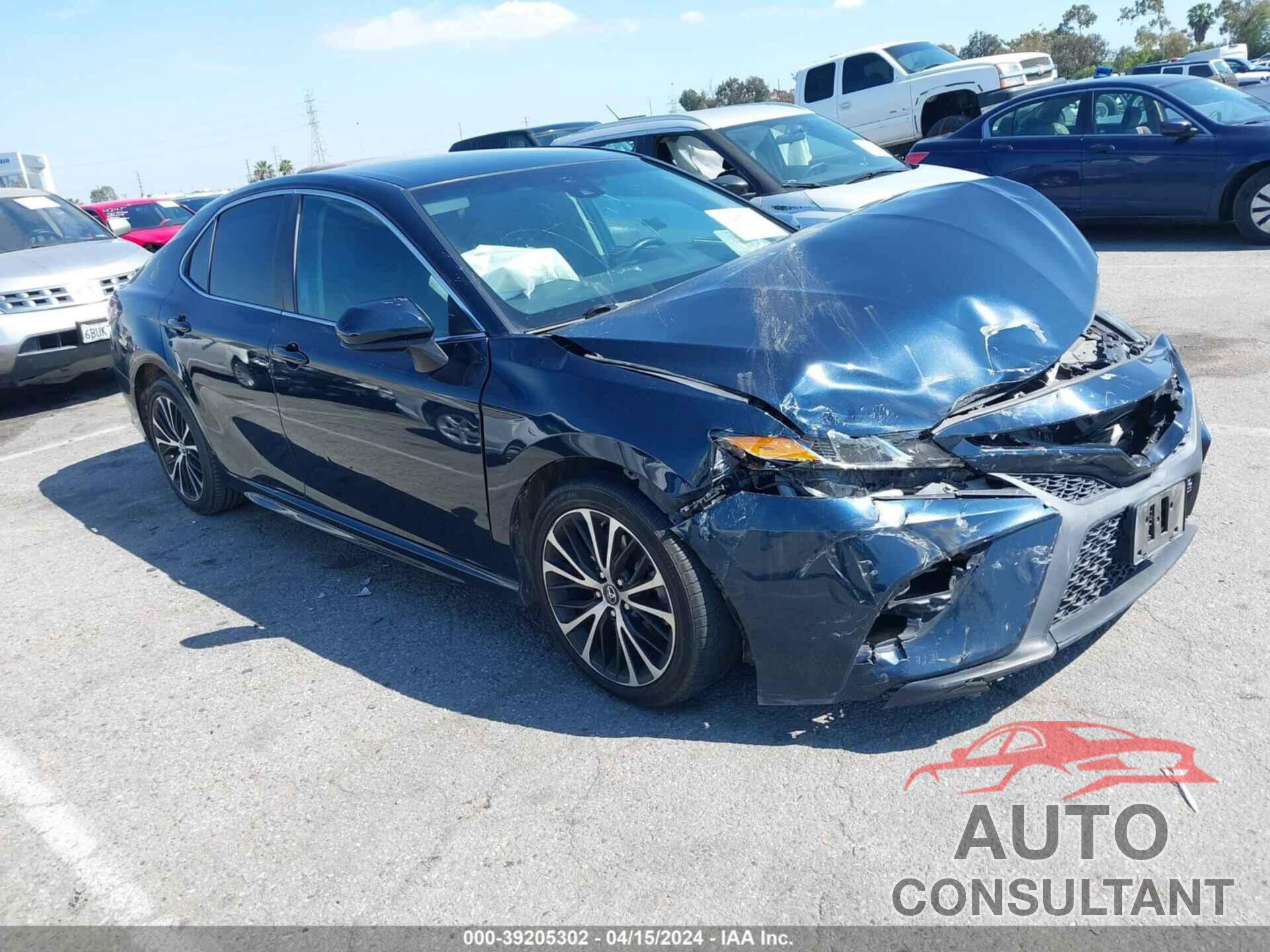 TOYOTA CAMRY 2018 - 4T1B11HK8JU646622