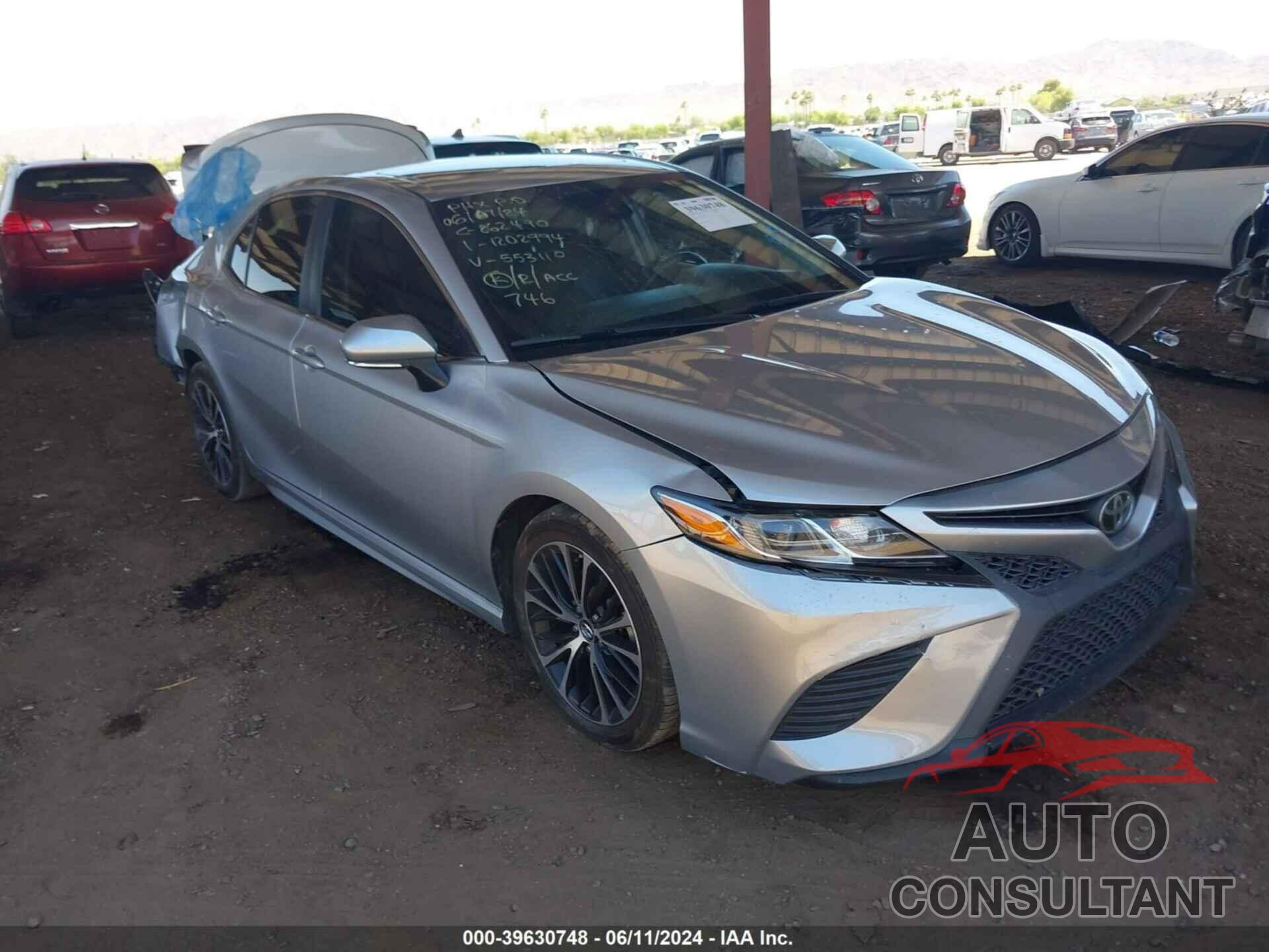 TOYOTA CAMRY 2018 - 4T1B11HK9JU553110