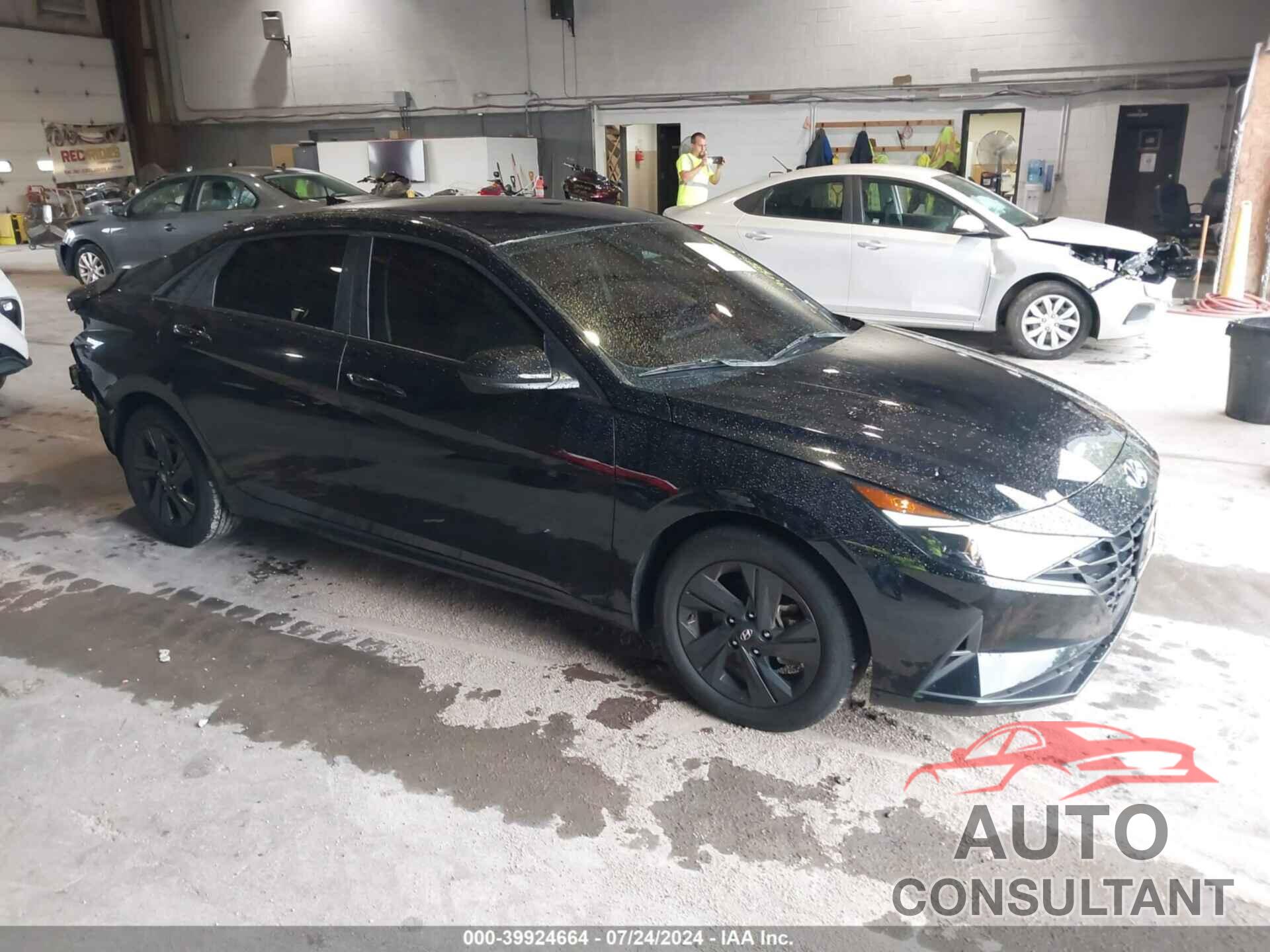 HYUNDAI ELANTRA 2023 - KMHLM4AG5PU393108