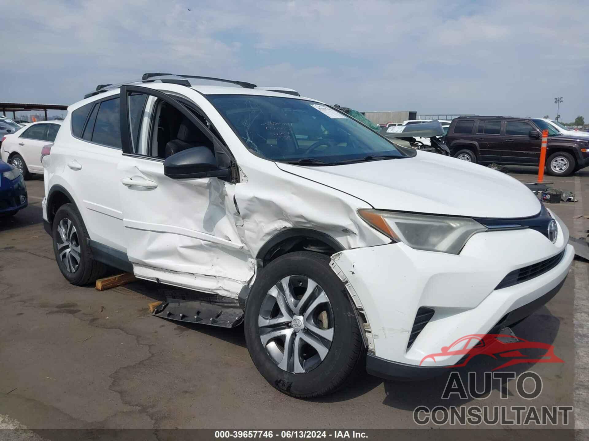 TOYOTA RAV4 2016 - JTMBFREV1GJ066755