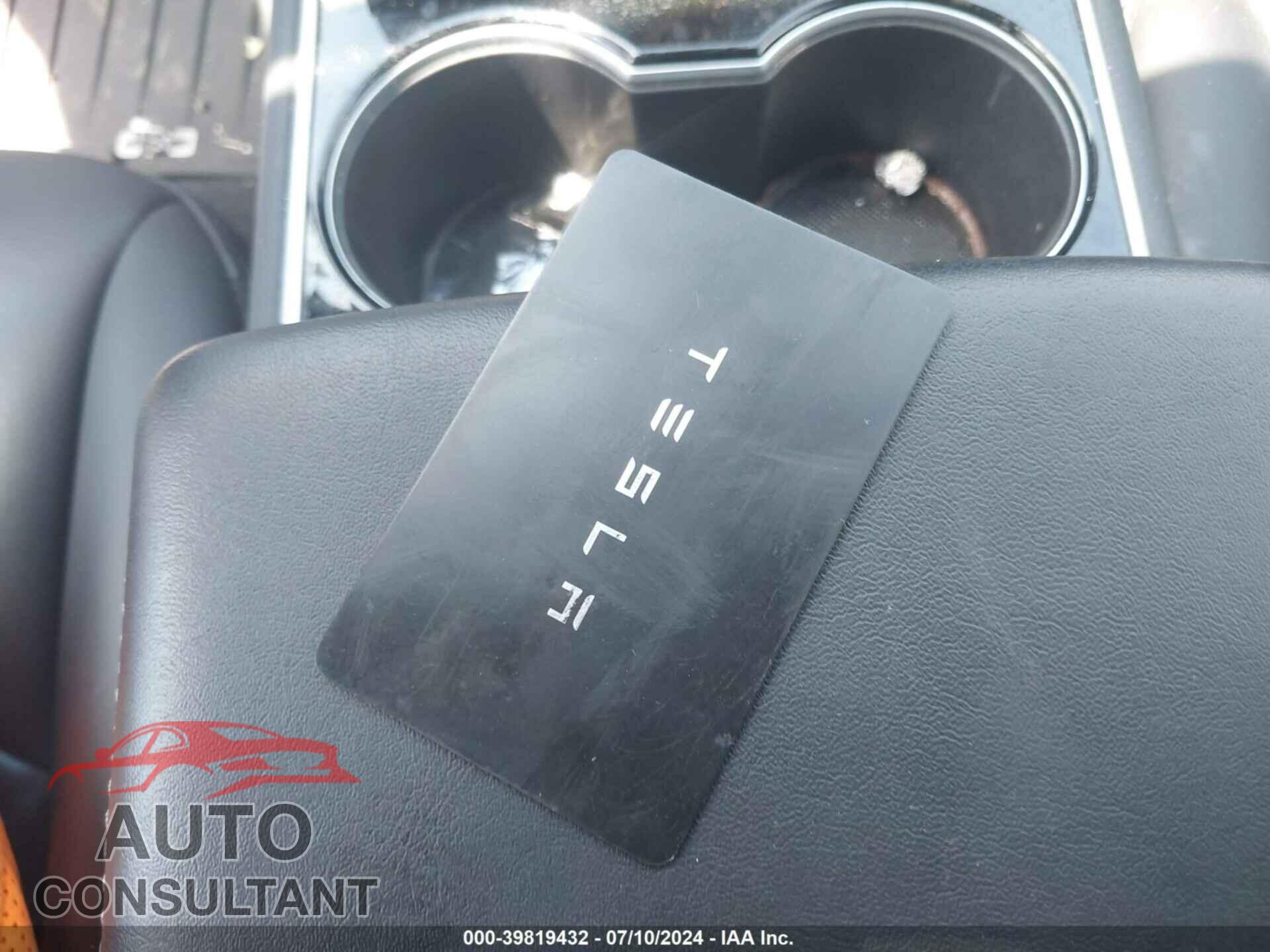 TESLA MODEL 3 2019 - 5YJ3E1EA3KF297615