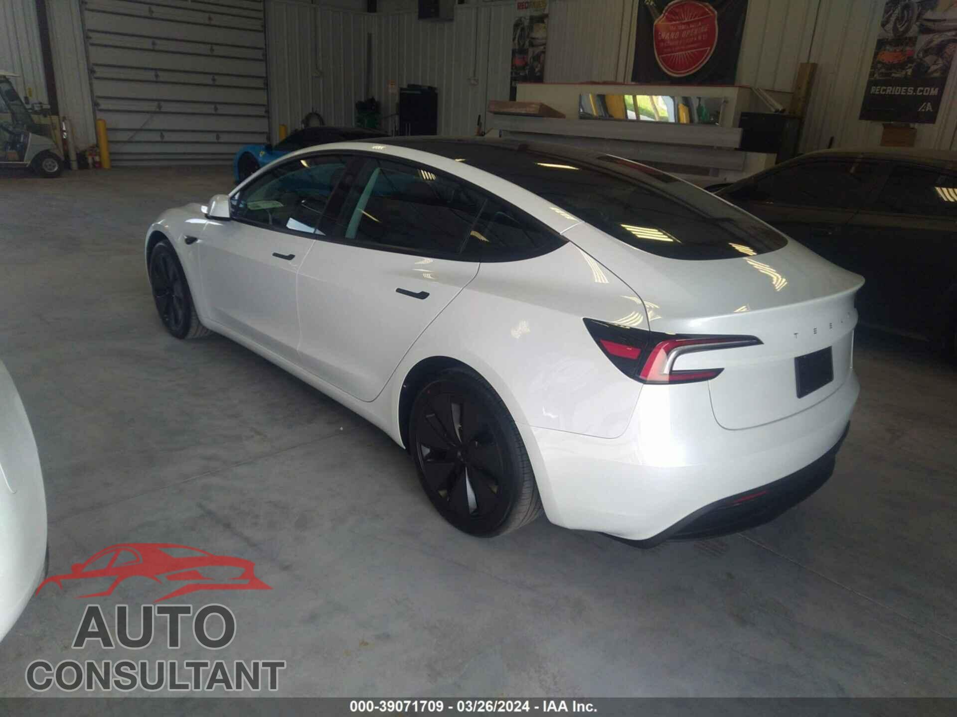 TESLA MODEL 3 2024 - 5YJ3E1EA3RF725628