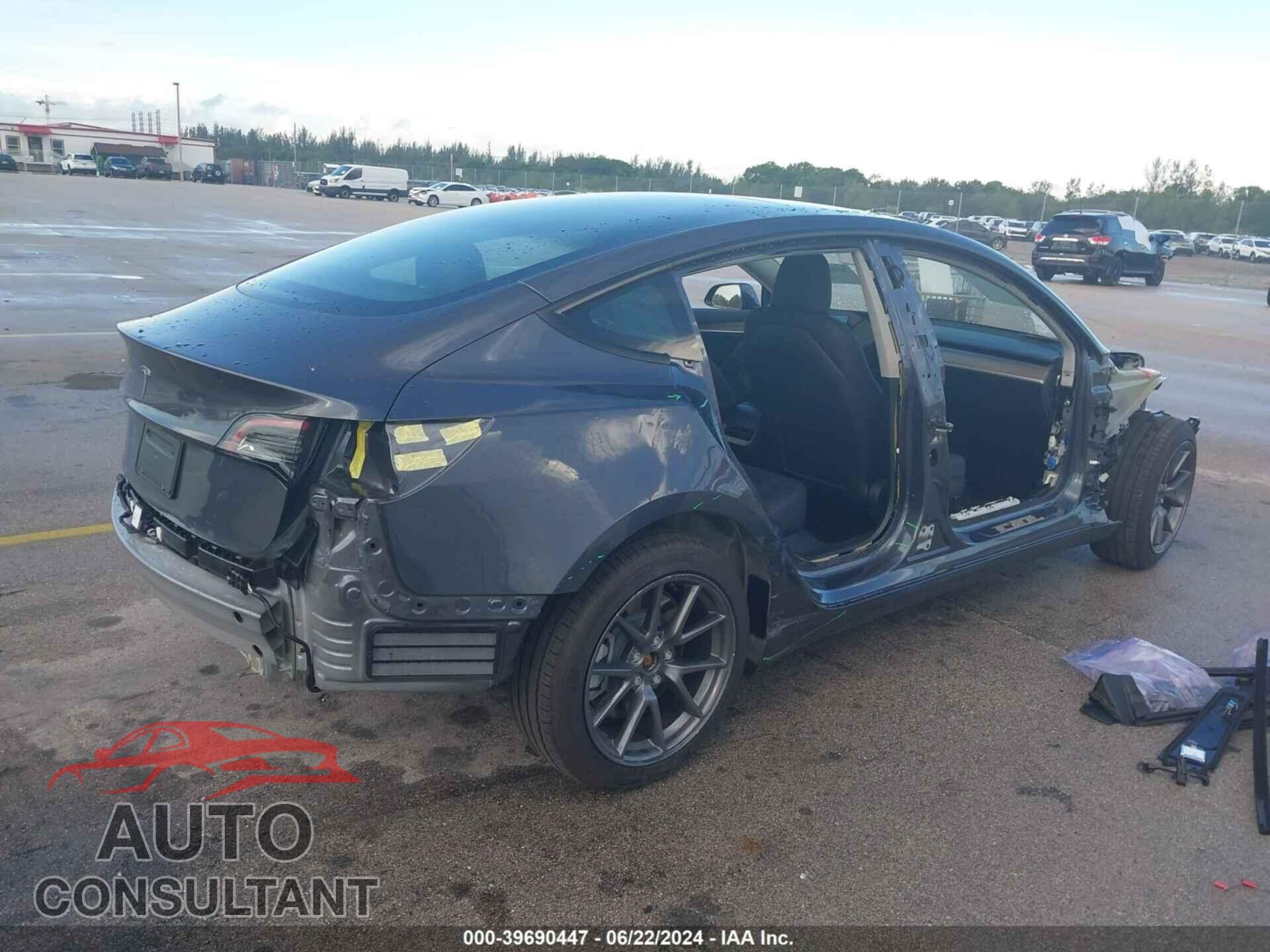 TESLA MODEL 3 2023 - 5YJ3E1EAXPF711559