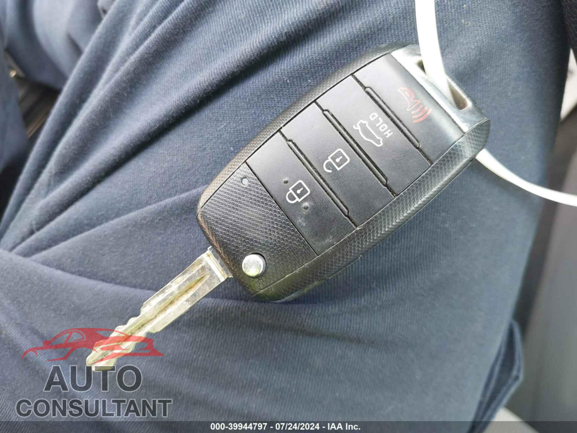 KIA FORTE 2017 - 3KPFK4A7XHE114033