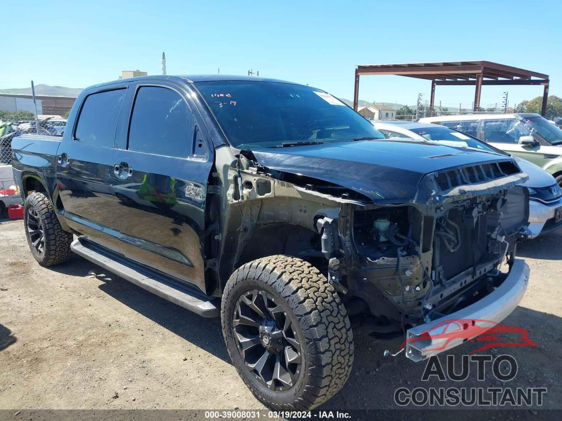 TOYOTA TUNDRA 2018 - 5TFAY5F17JX693376