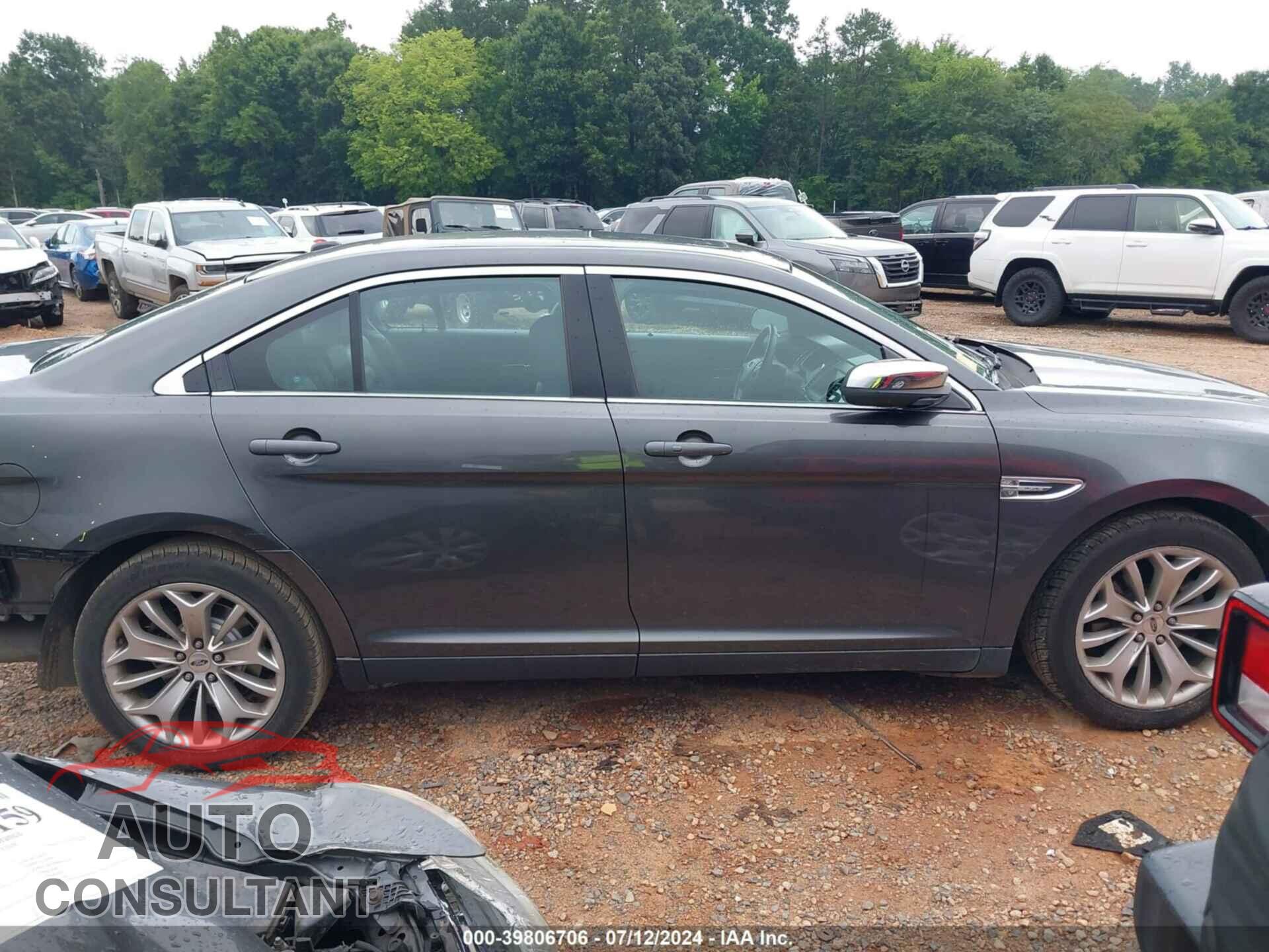 FORD TAURUS 2018 - 1FAHP2F85JG143662