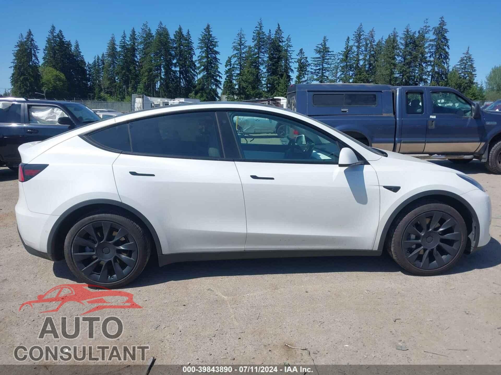 TESLA MODEL Y 2021 - 5YJYGDED8MF103997