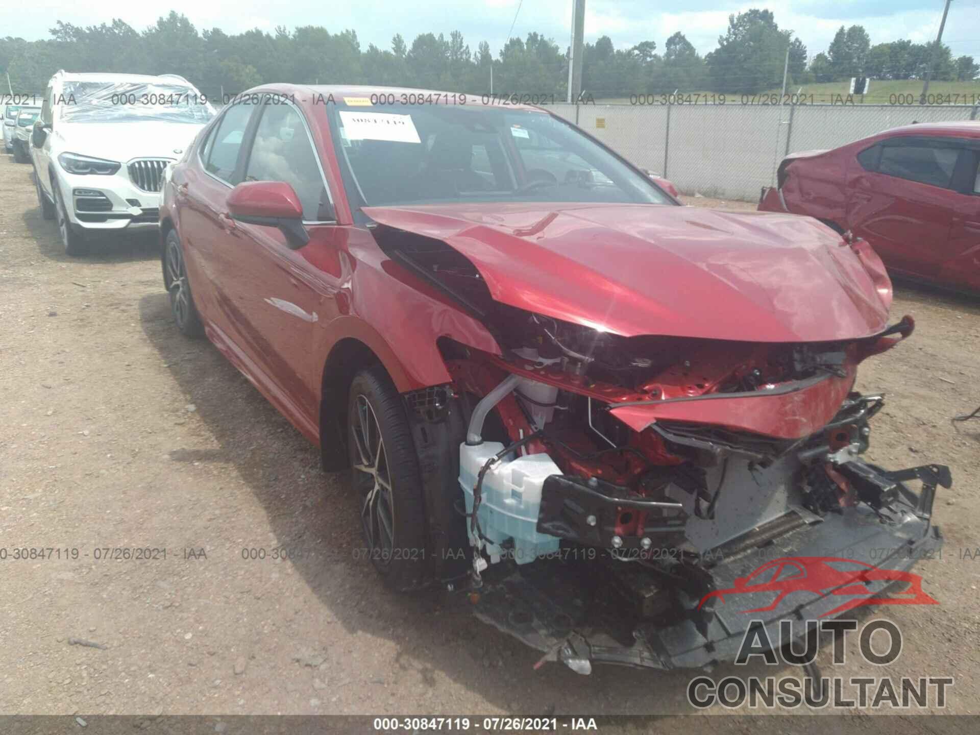 TOYOTA CAMRY 2021 - 4T1G11AK7MU428823