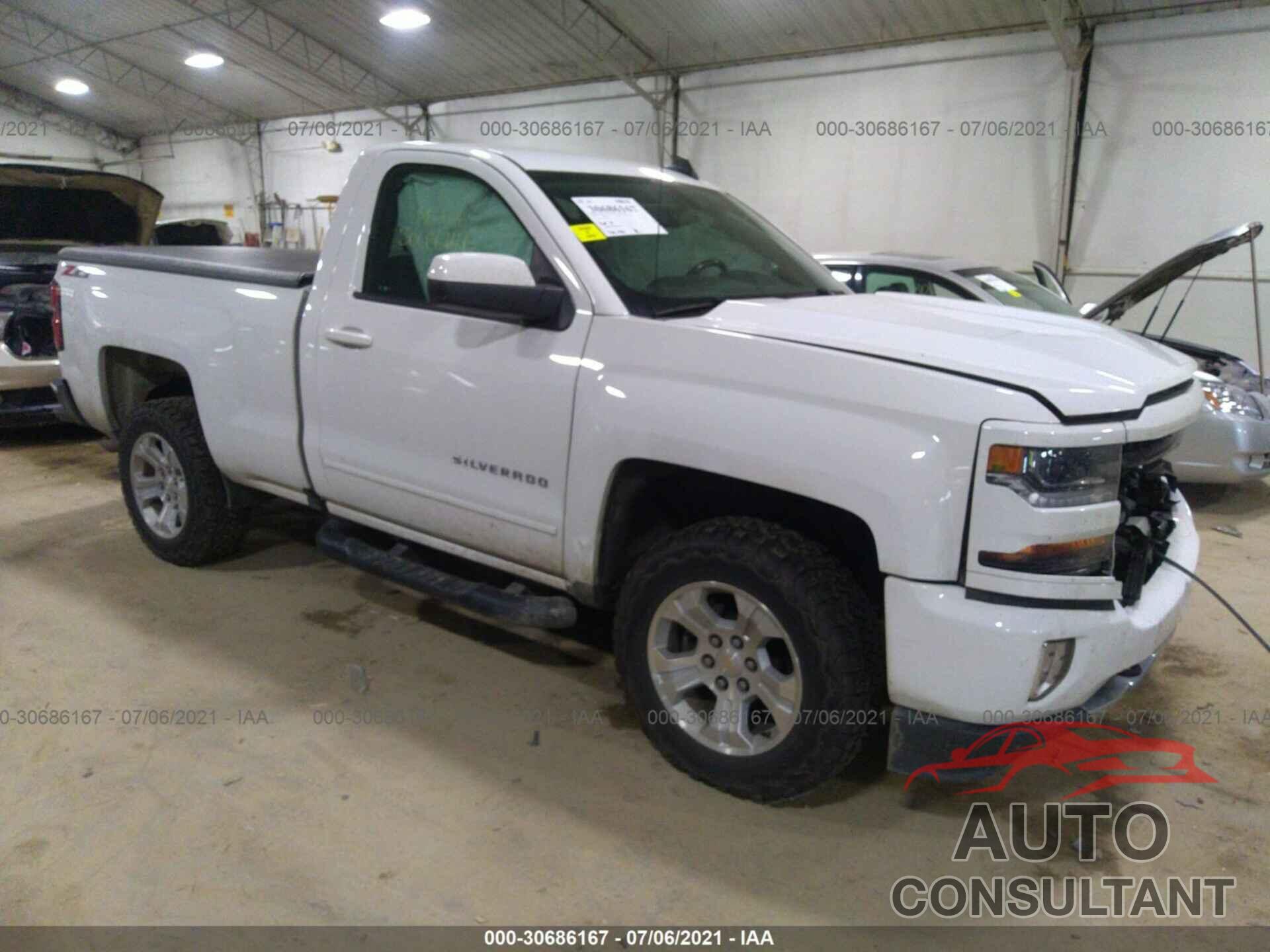 CHEVROLET SILVERADO 1500 2018 - 1GCNKREH8JZ135033