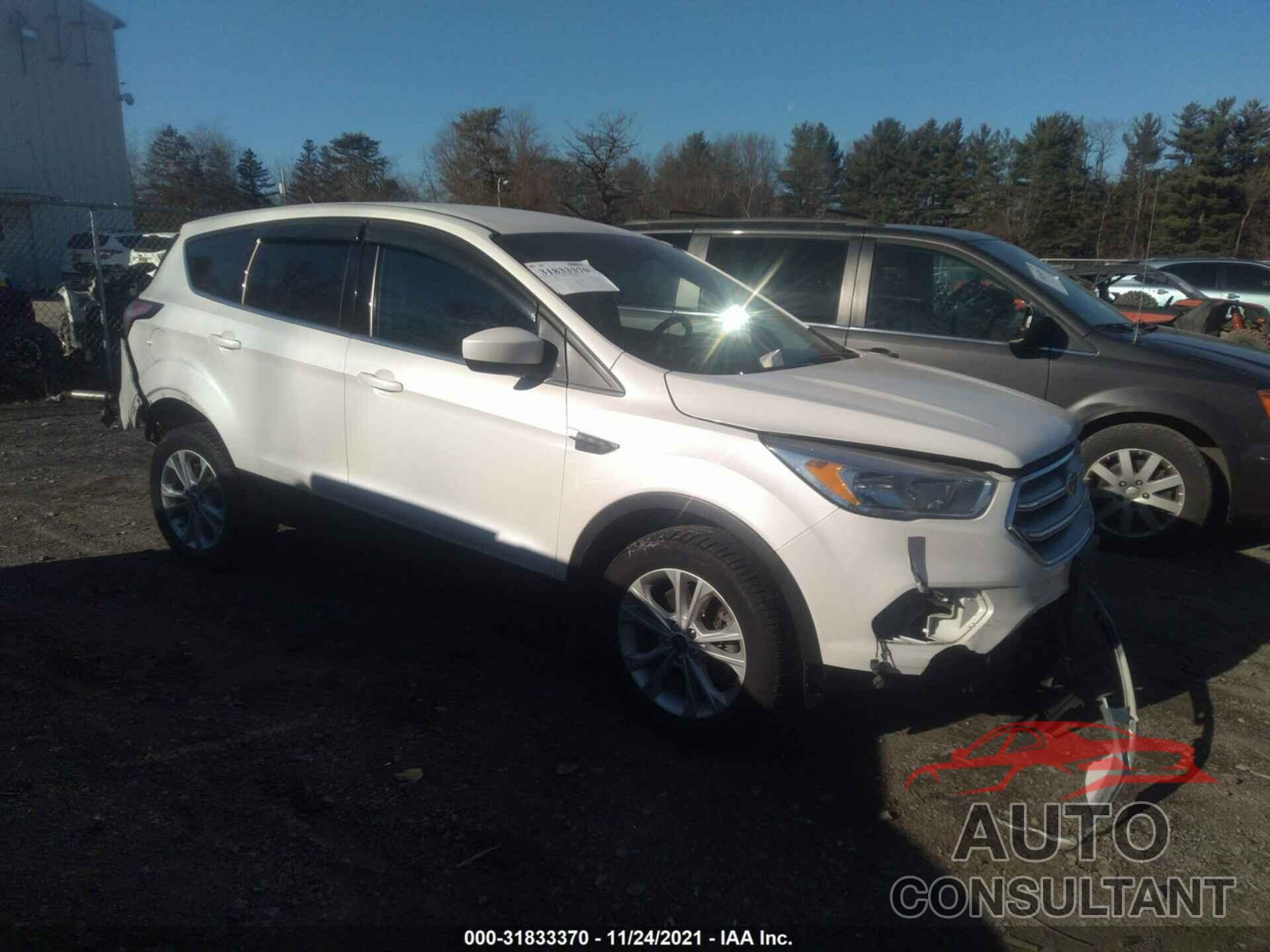 FORD ESCAPE 2017 - 1FMCU9GD5HUC30194