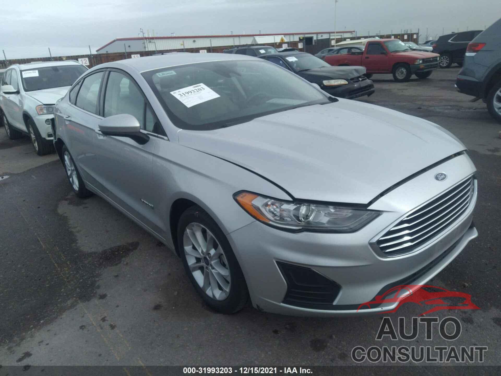 FORD FUSION HYBRID 2019 - 3FA6P0LUXKR256613