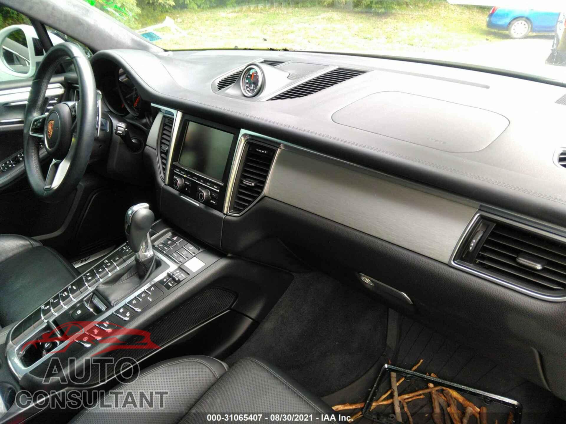 PORSCHE MACAN 2016 - WP1AF2A58GLB90095