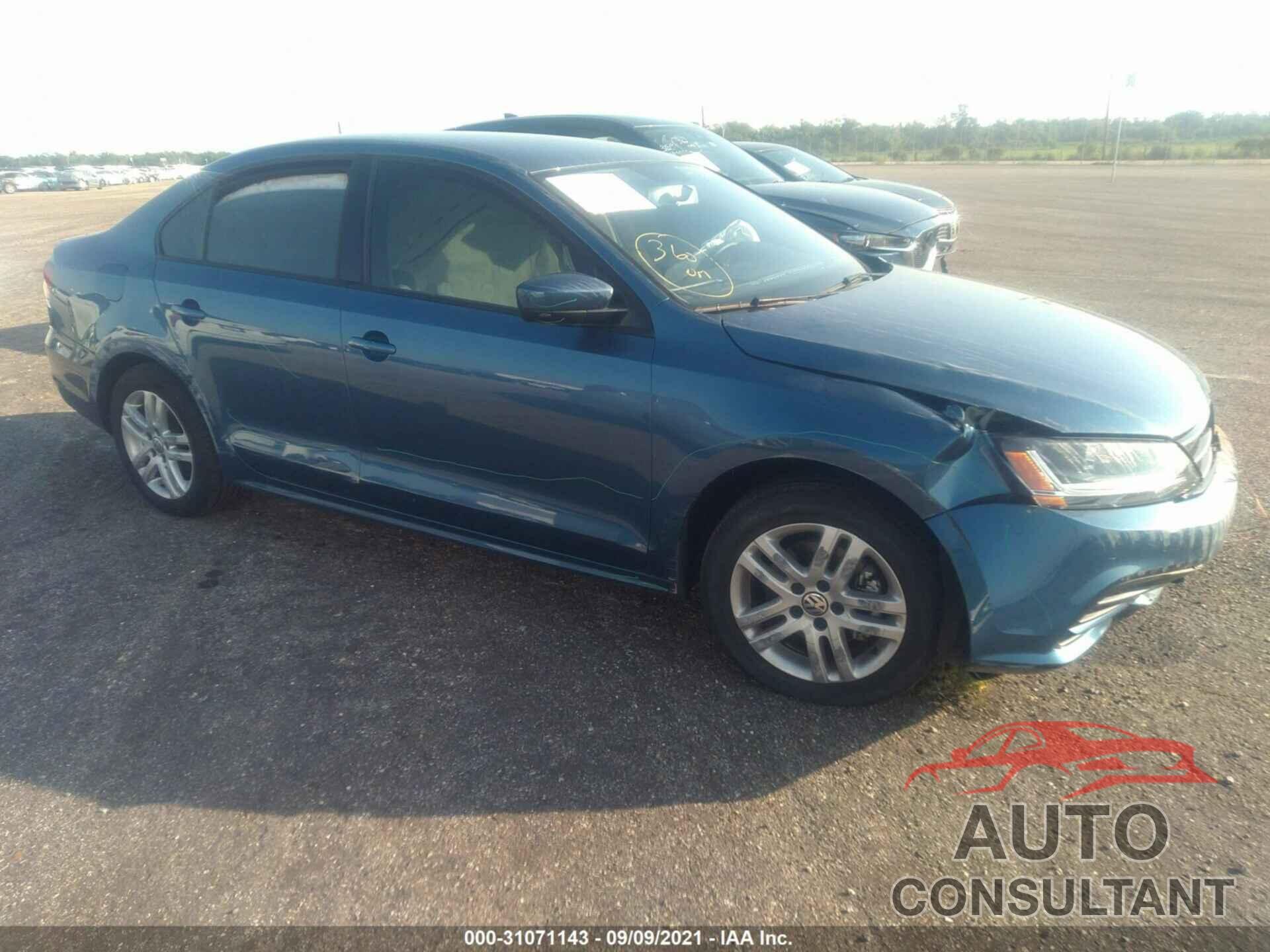 VOLKSWAGEN JETTA 2018 - 3VW2B7AJ9JM258967