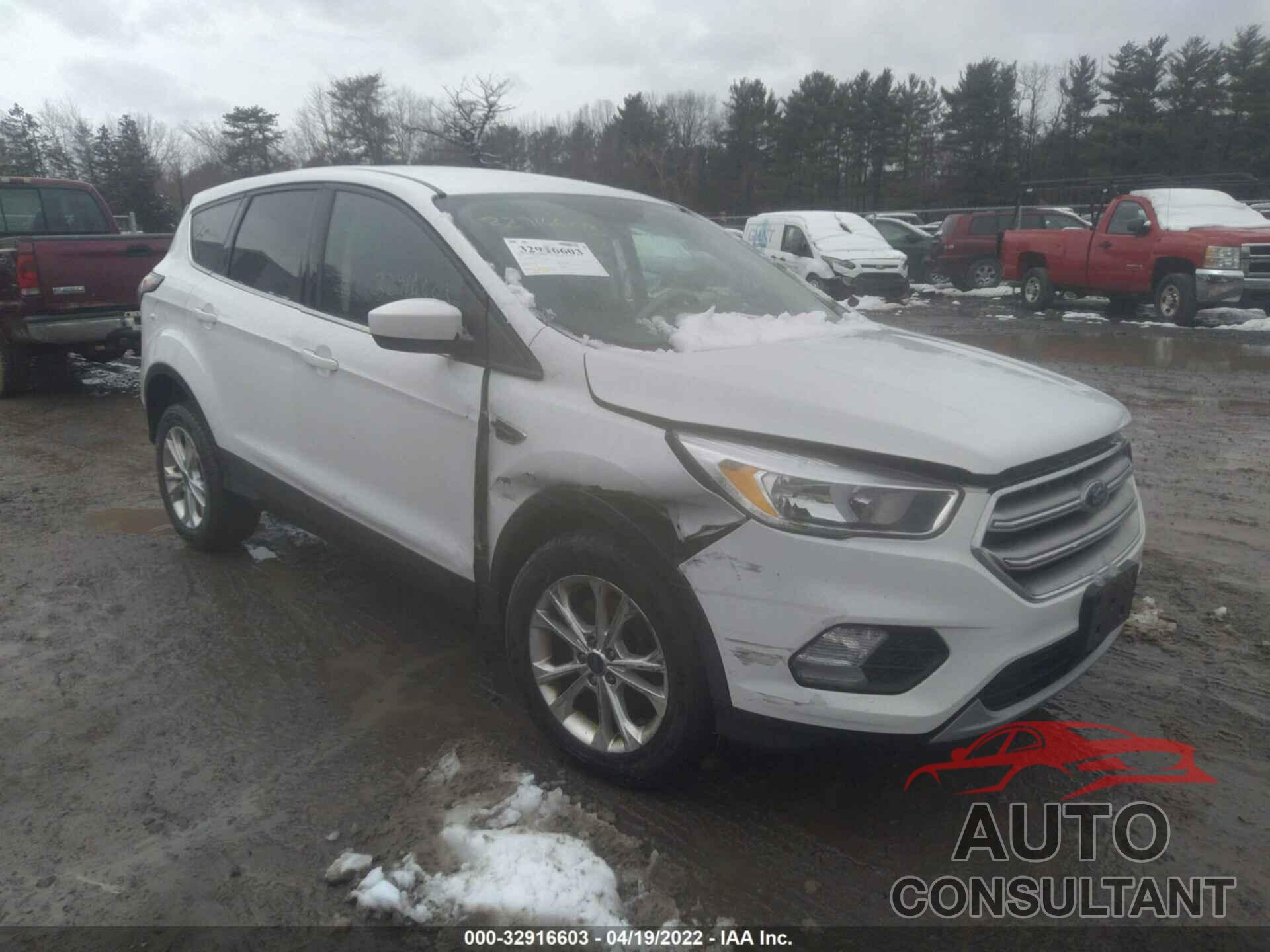 FORD ESCAPE 2017 - 1FMCU9GDXHUB19172
