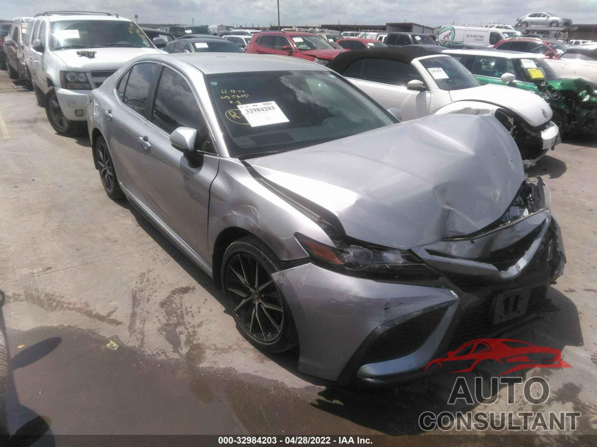 TOYOTA CAMRY 2021 - 4T1G11AK6MU492108