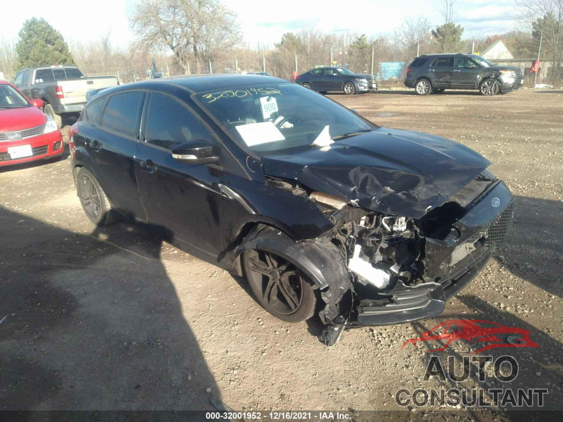 FORD FOCUS 2017 - 1FADP3L99HL209066