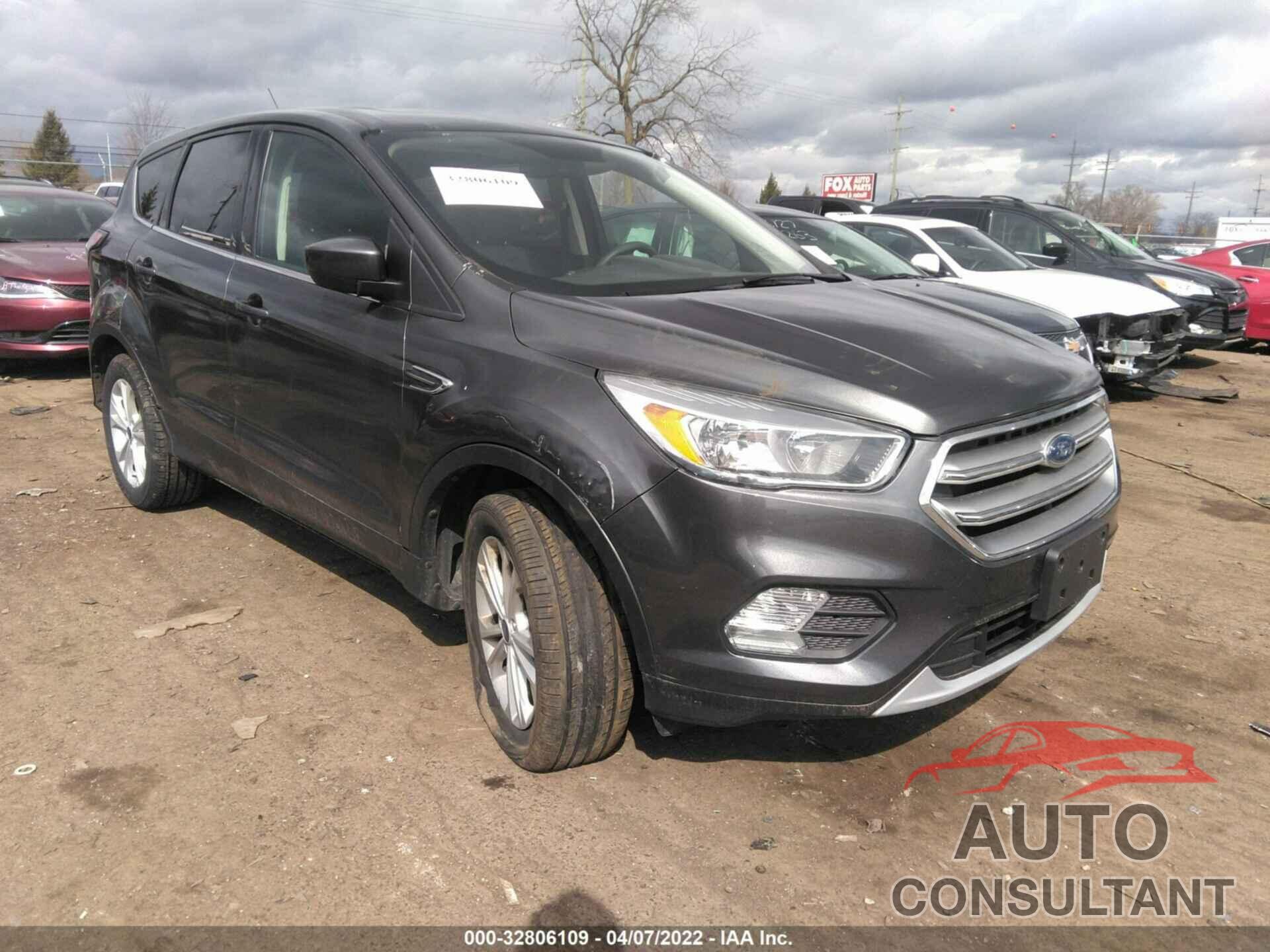 FORD ESCAPE 2017 - 1FMCU9G95HUD66823
