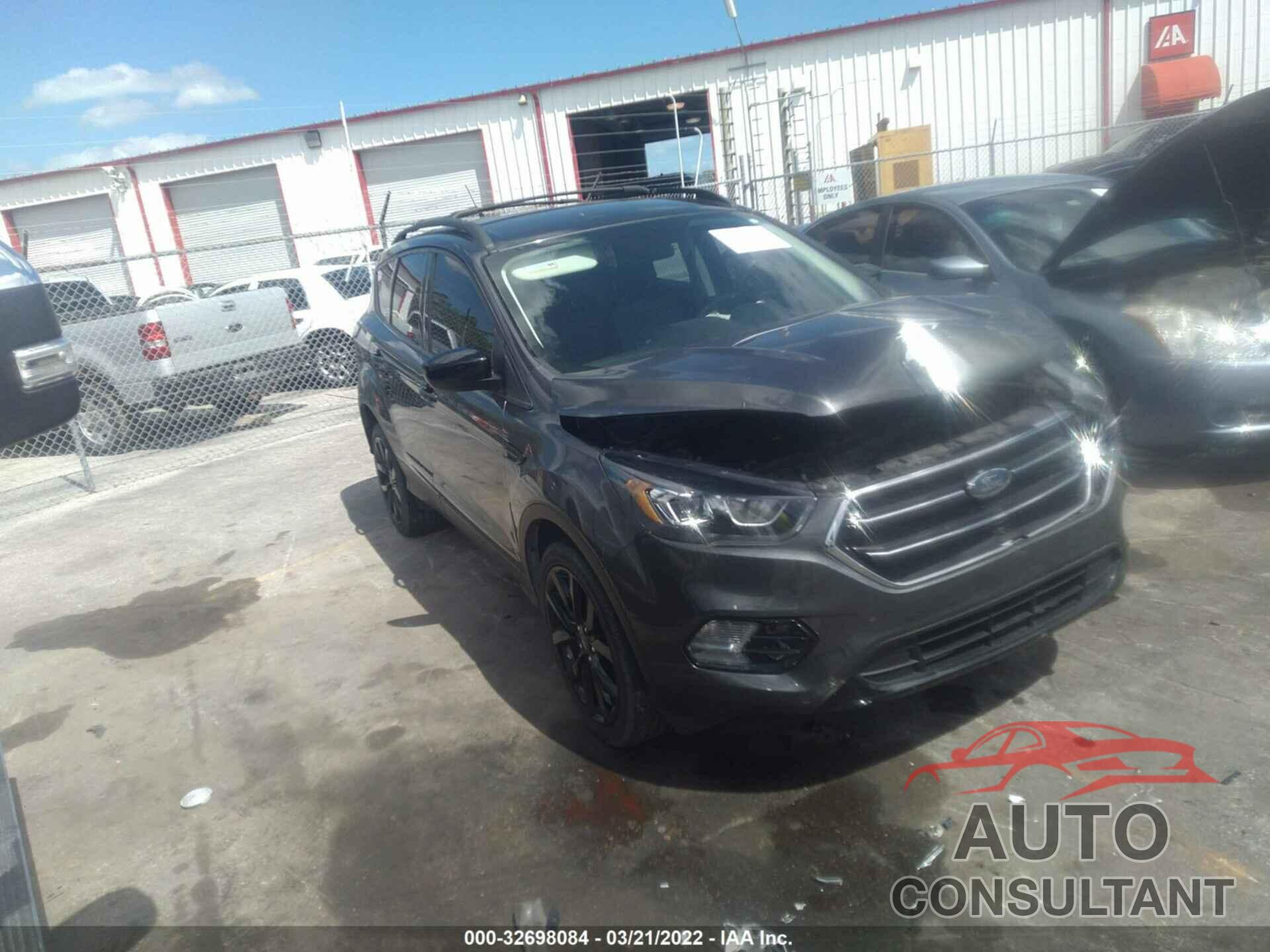 FORD ESCAPE 2018 - 1FMCU9GD1JUD00604