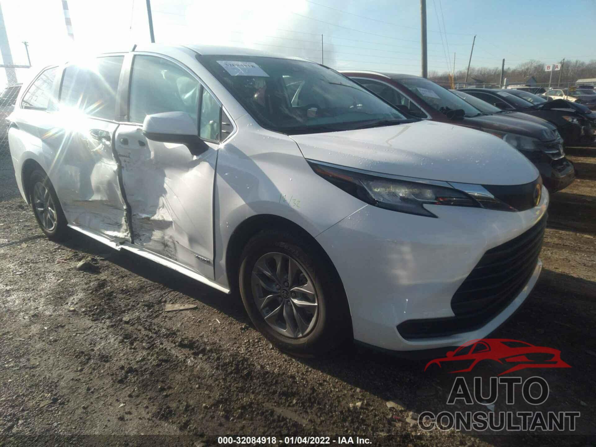 TOYOTA SIENNA 2021 - 5TDKRKECXMS038271