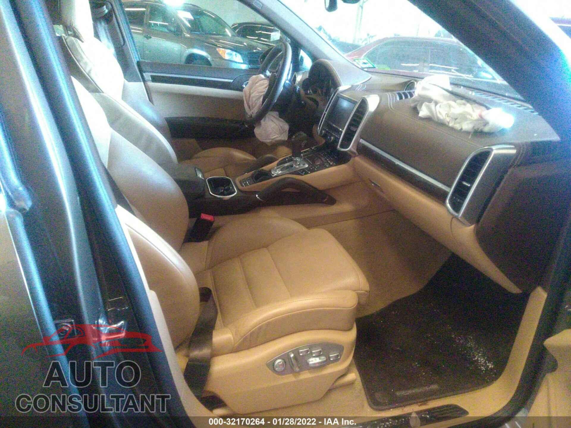 PORSCHE CAYENNE 2016 - WP1AB2A27GLA96470