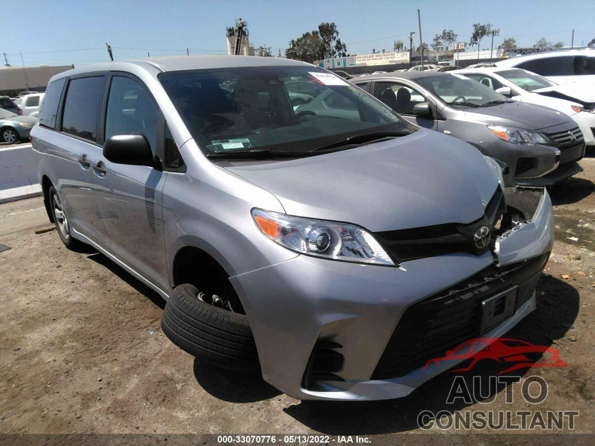 TOYOTA SIENNA 2019 - 5TDZZ3DC5KS992882