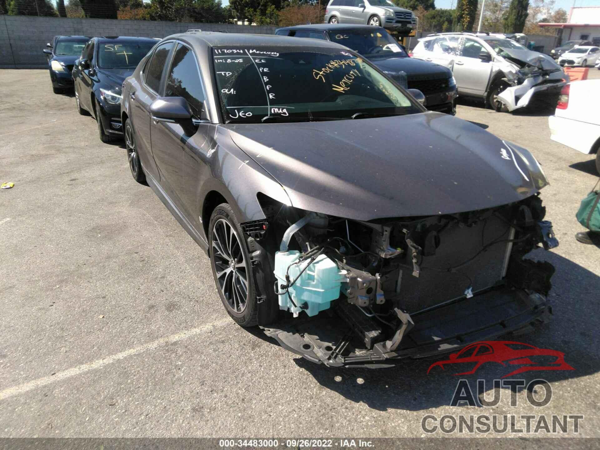TOYOTA CAMRY 2018 - 4T1B11HK0JU060514