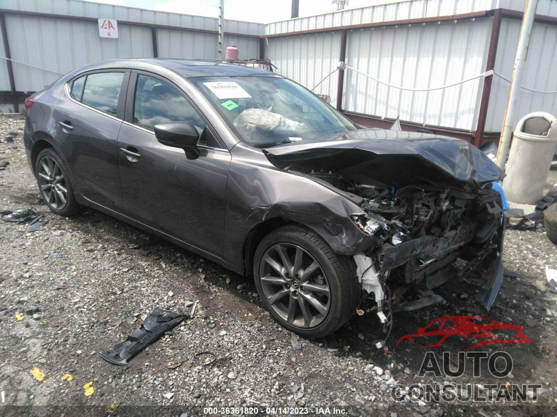 MAZDA MAZDA3 4-DOOR 2018 - 3MZBN1V32JM214423