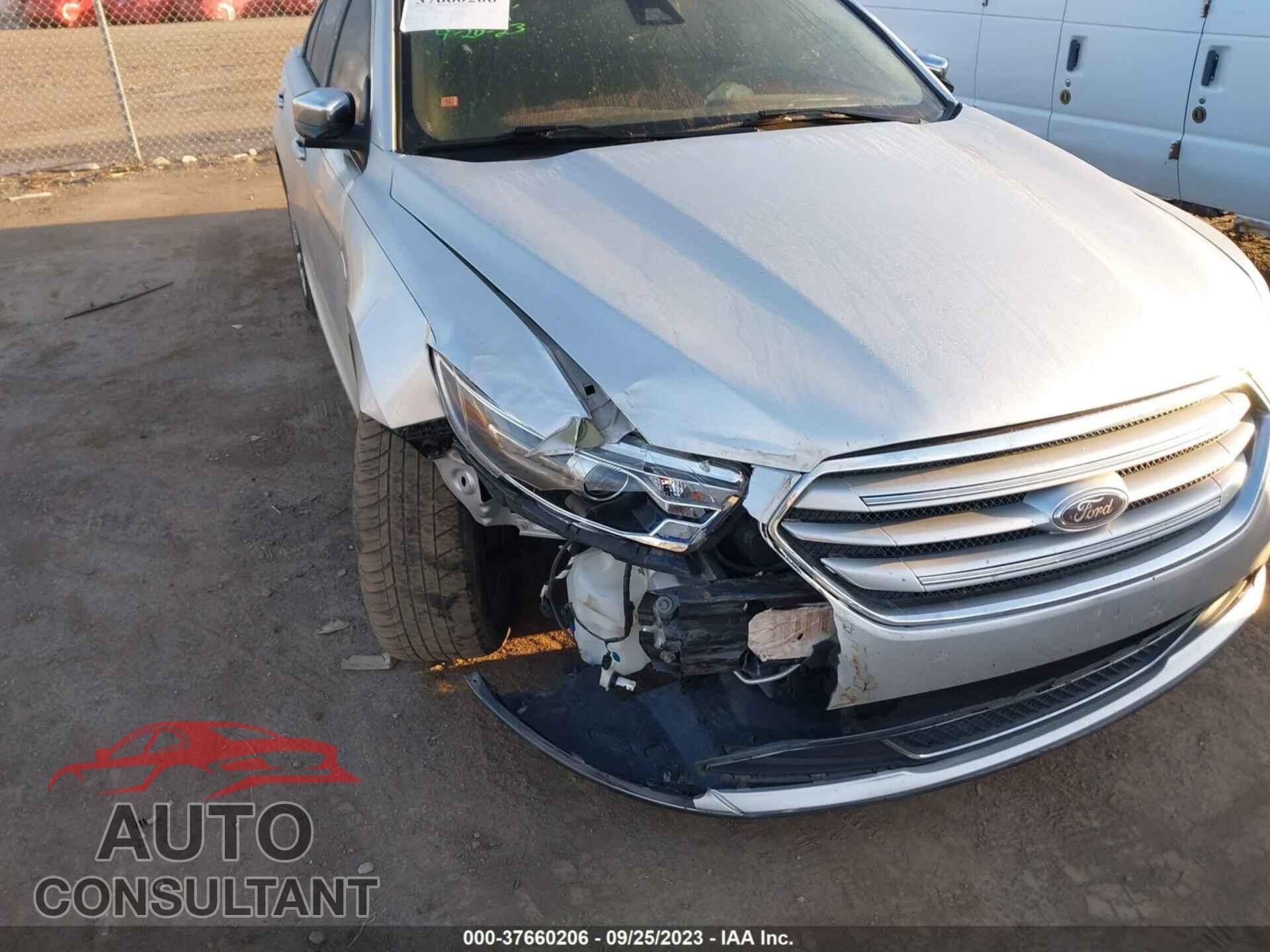 FORD TAURUS 2019 - 1FAHP2F83KG111620