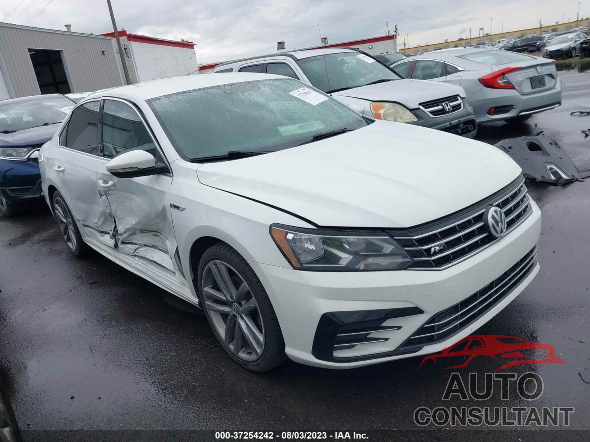 VOLKSWAGEN PASSAT 2017 - 1VWDT7A31HC009646