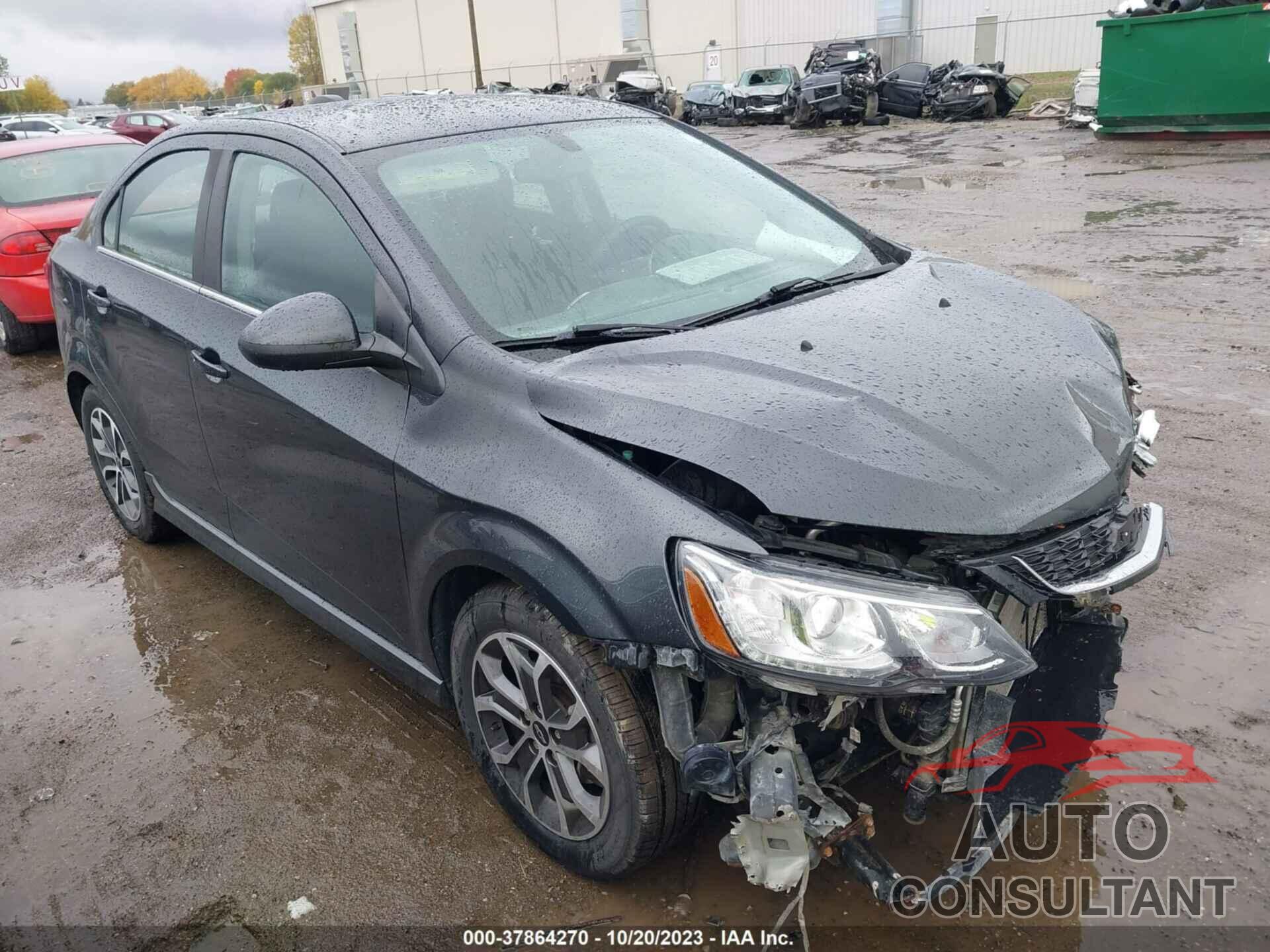 CHEVROLET SONIC 2018 - 1G1JD5SH2J4104467