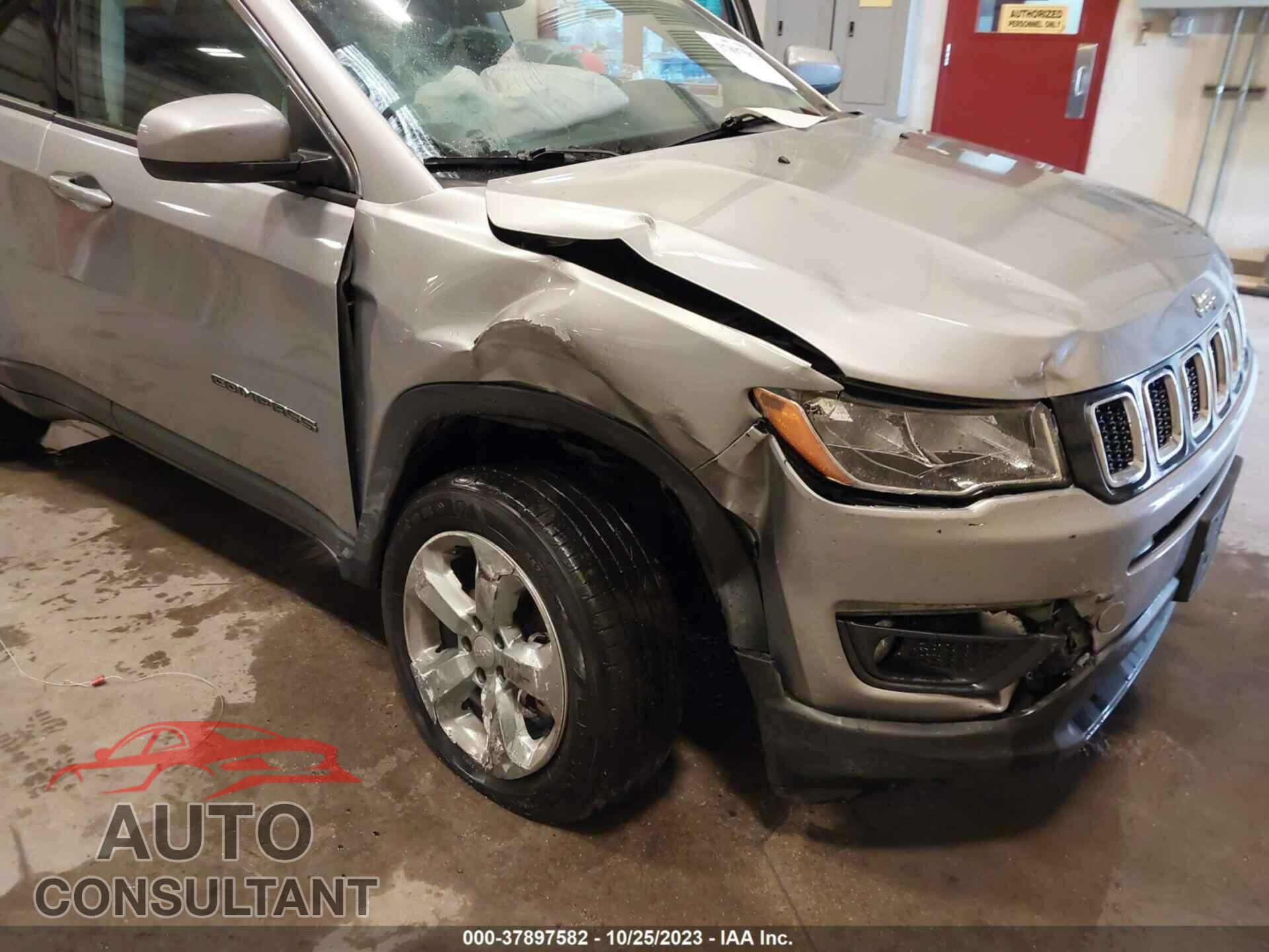 JEEP COMPASS 2018 - 3C4NJDBB1JT423084