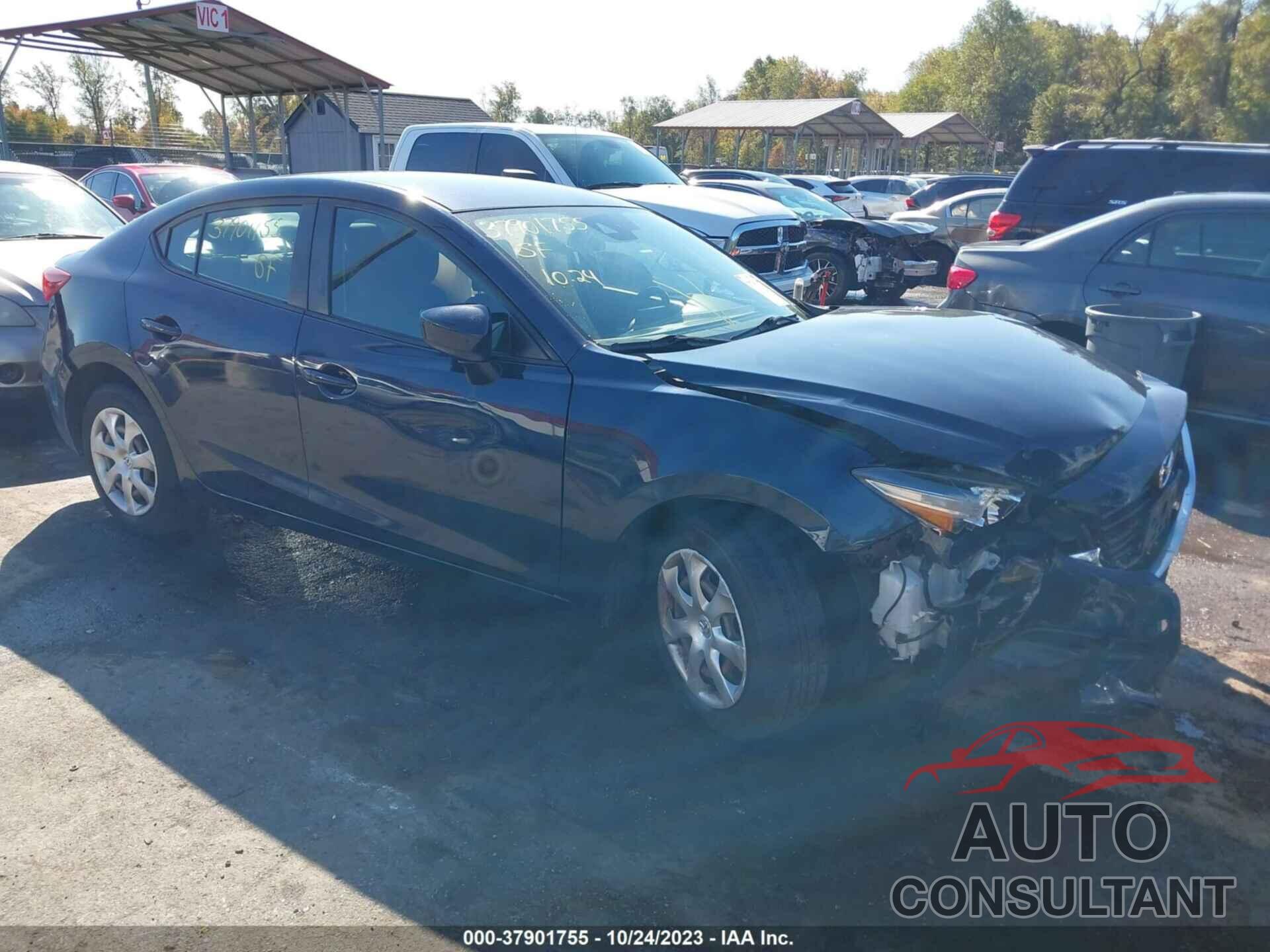 MAZDA MAZDA3 4-DOOR 2018 - 3MZBN1U72JM162473