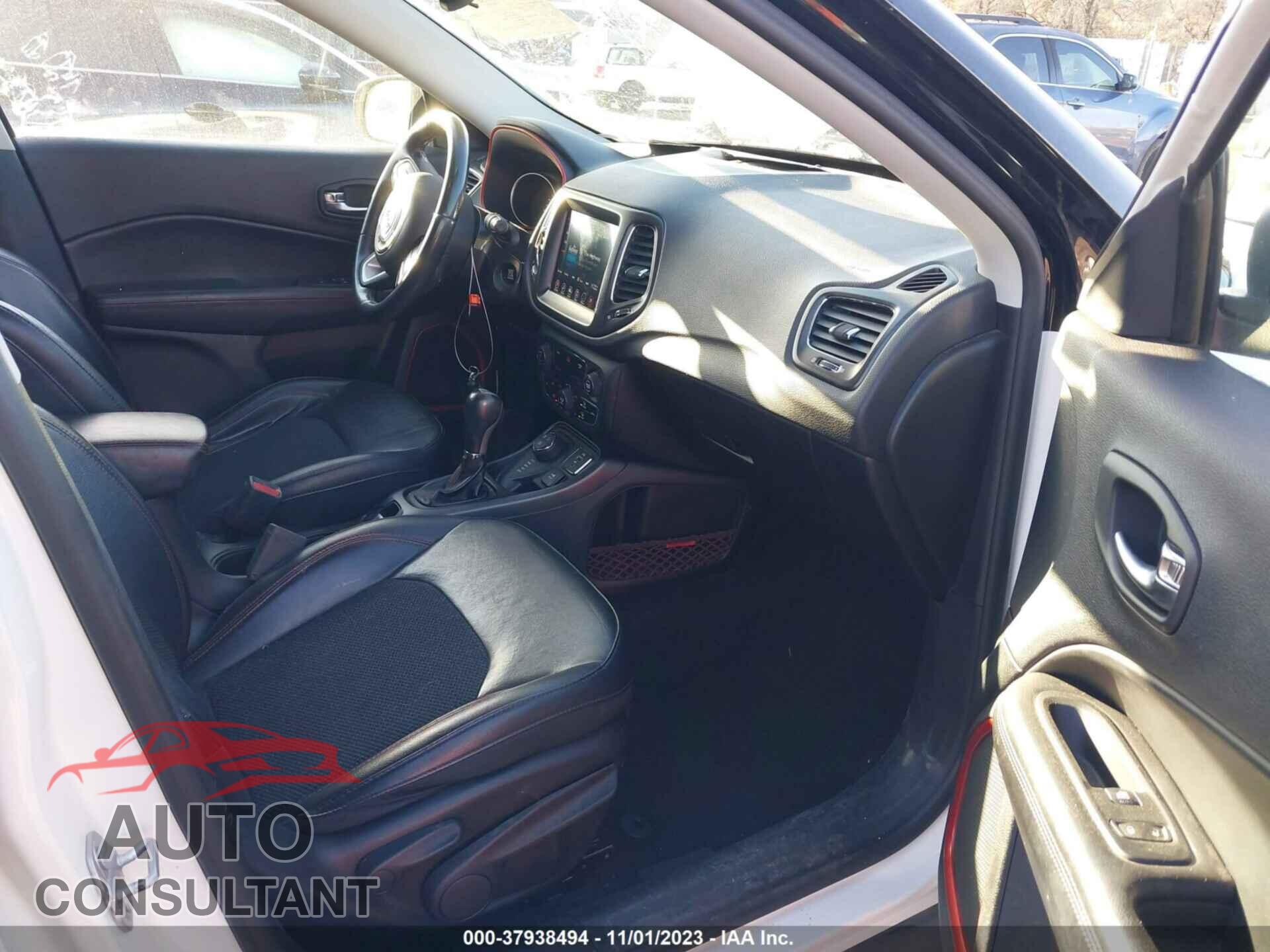 JEEP COMPASS 2019 - 3C4NJDDB5KT618295