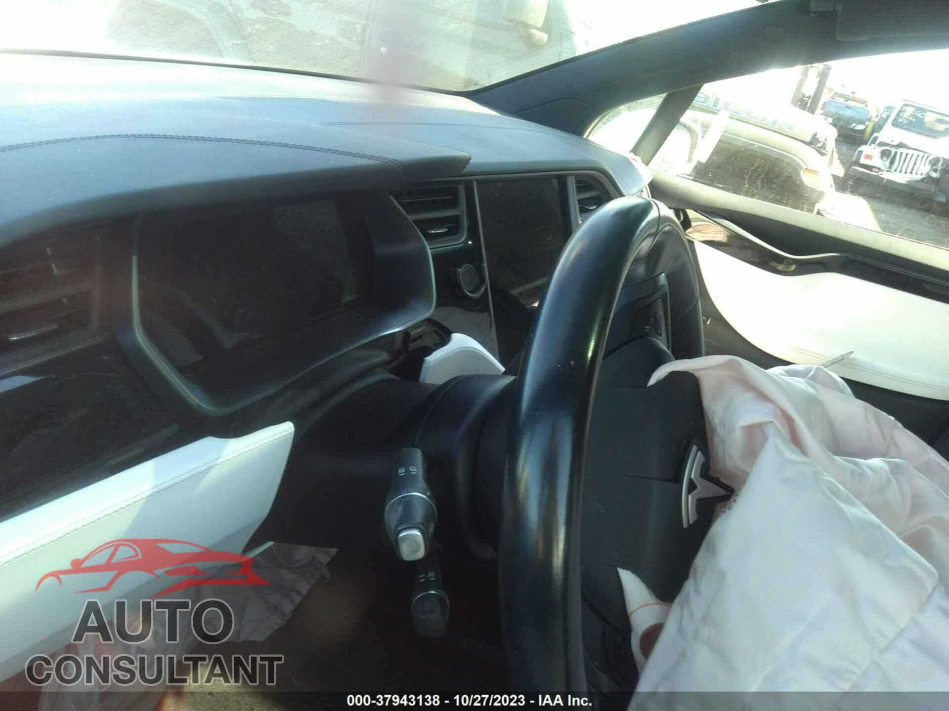 TESLA MODEL X 2018 - 5YJXCBE2XJF104364