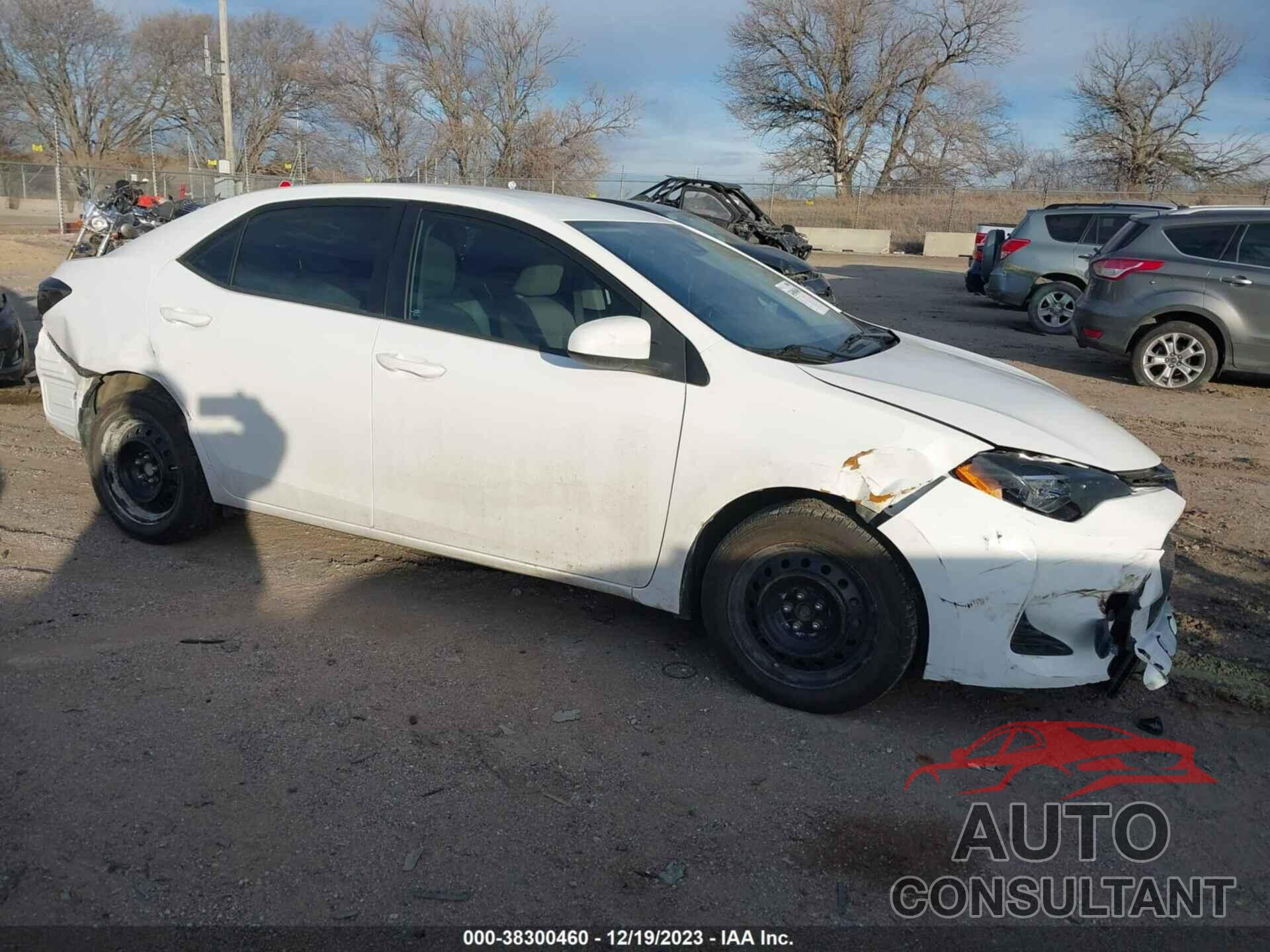 TOYOTA COROLLA 2018 - 5YFBURHE2JP743252