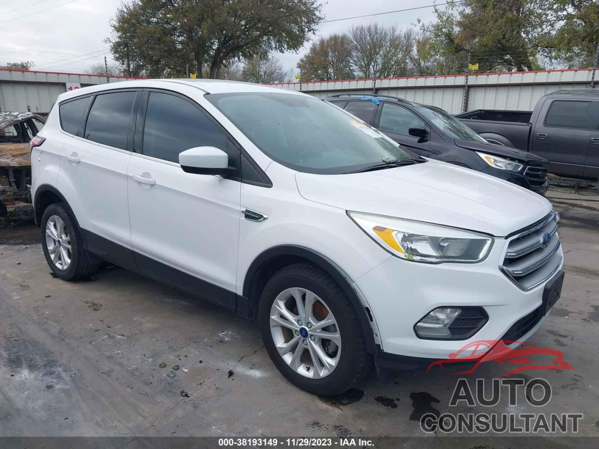 FORD ESCAPE 2017 - 1FMCU0GDXHUC90323