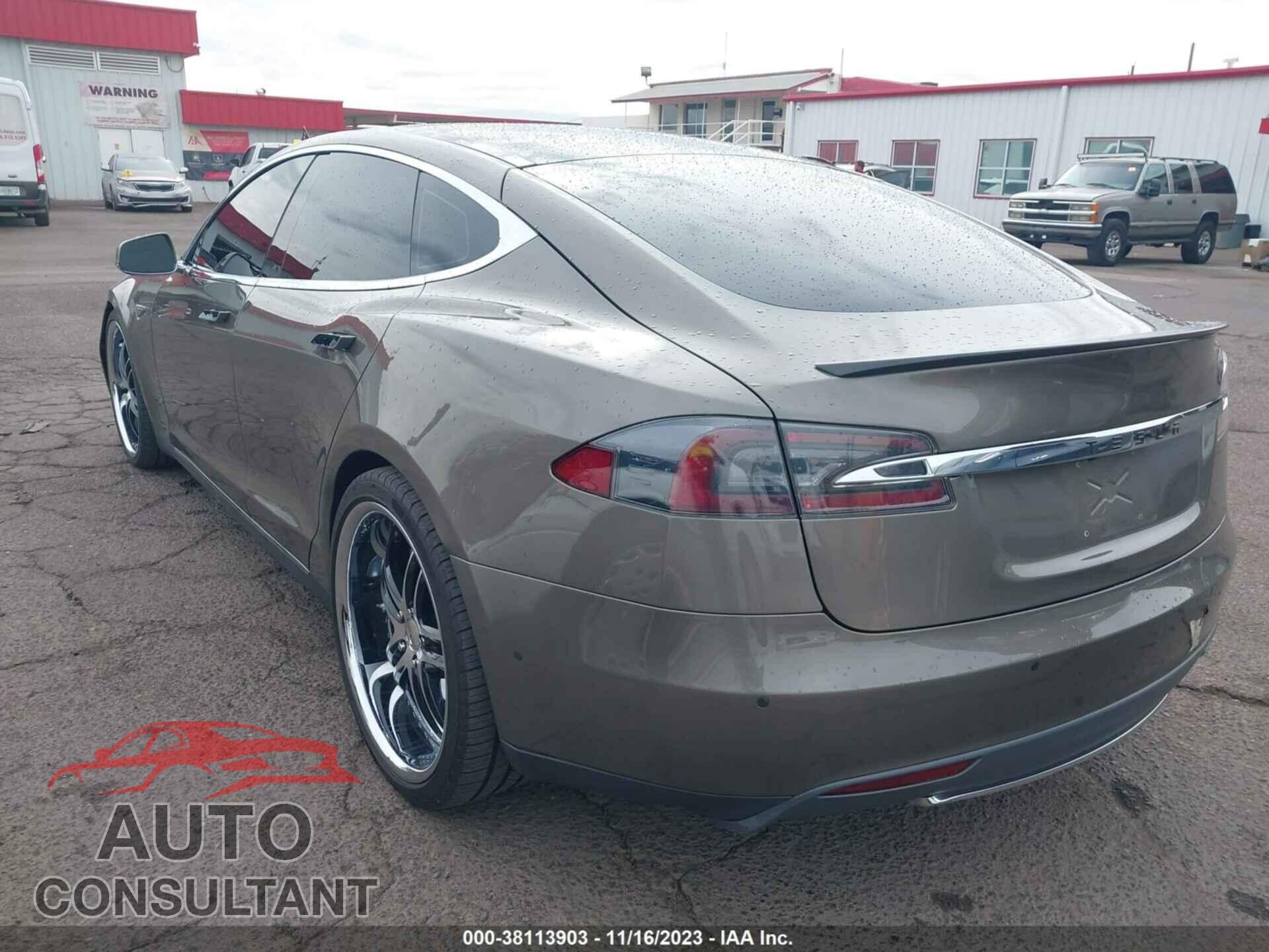 TESLA MODEL S 2016 - 5YJSA1E48GF120227