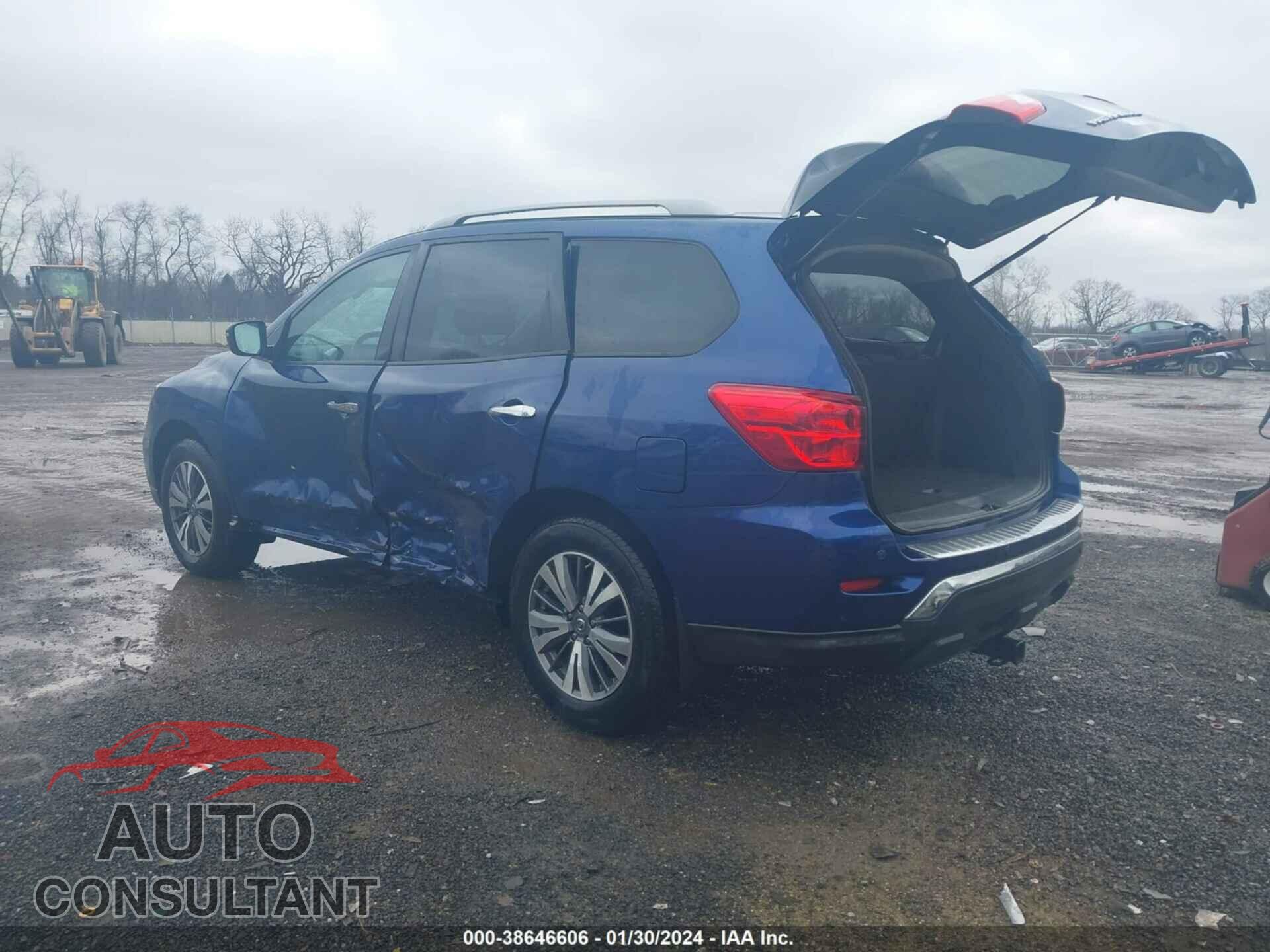 NISSAN PATHFINDER 2017 - 5N1DR2MM8HC910520