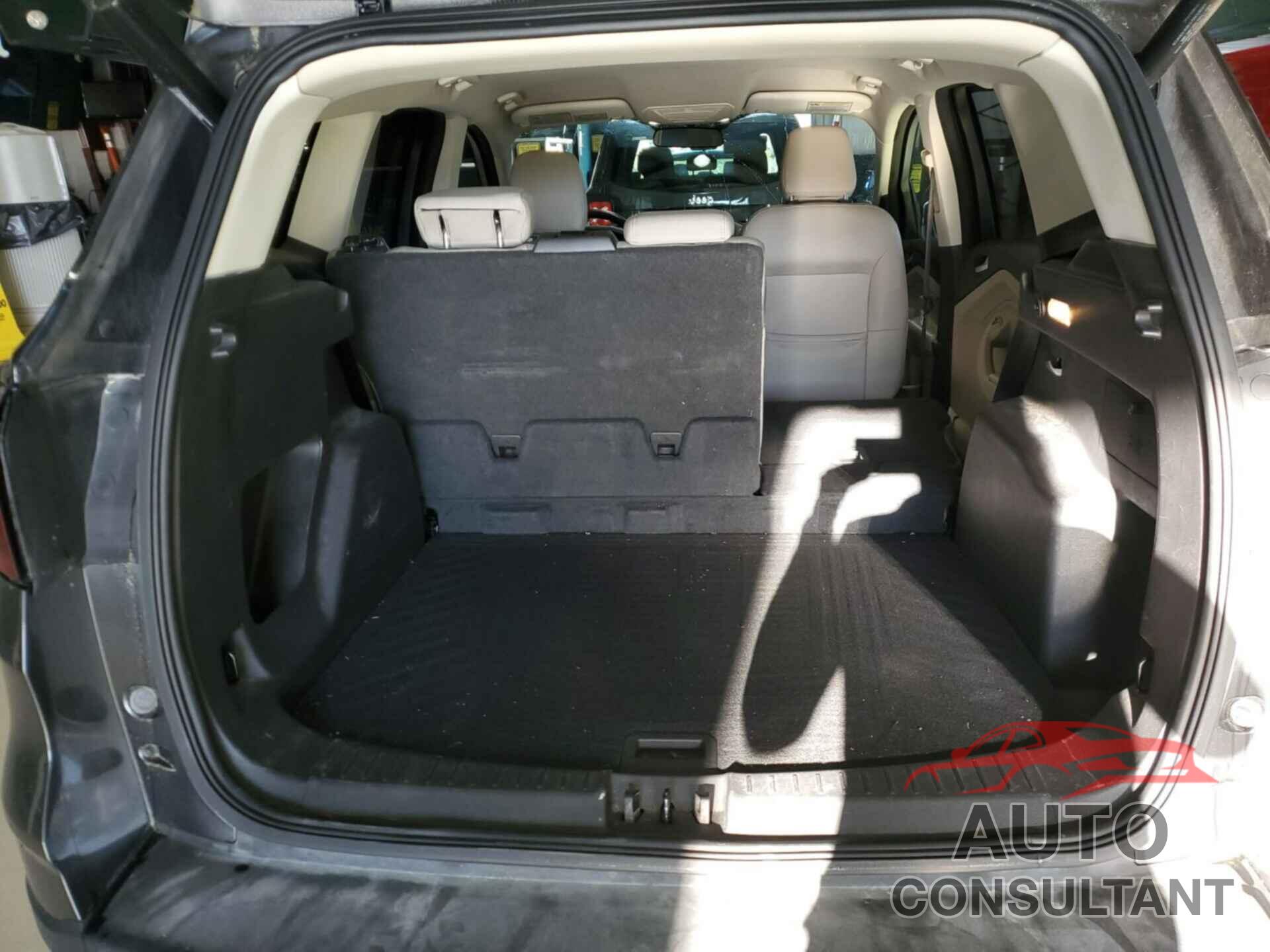 FORD ESCAPE 2019 - 1FMCU9HD3KUC07650