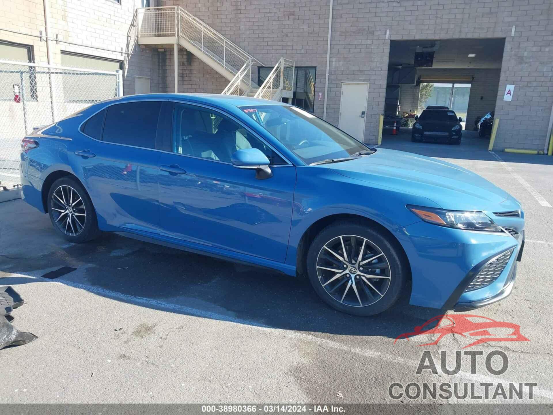 TOYOTA CAMRY 2023 - 4T1G11AK6PU078797