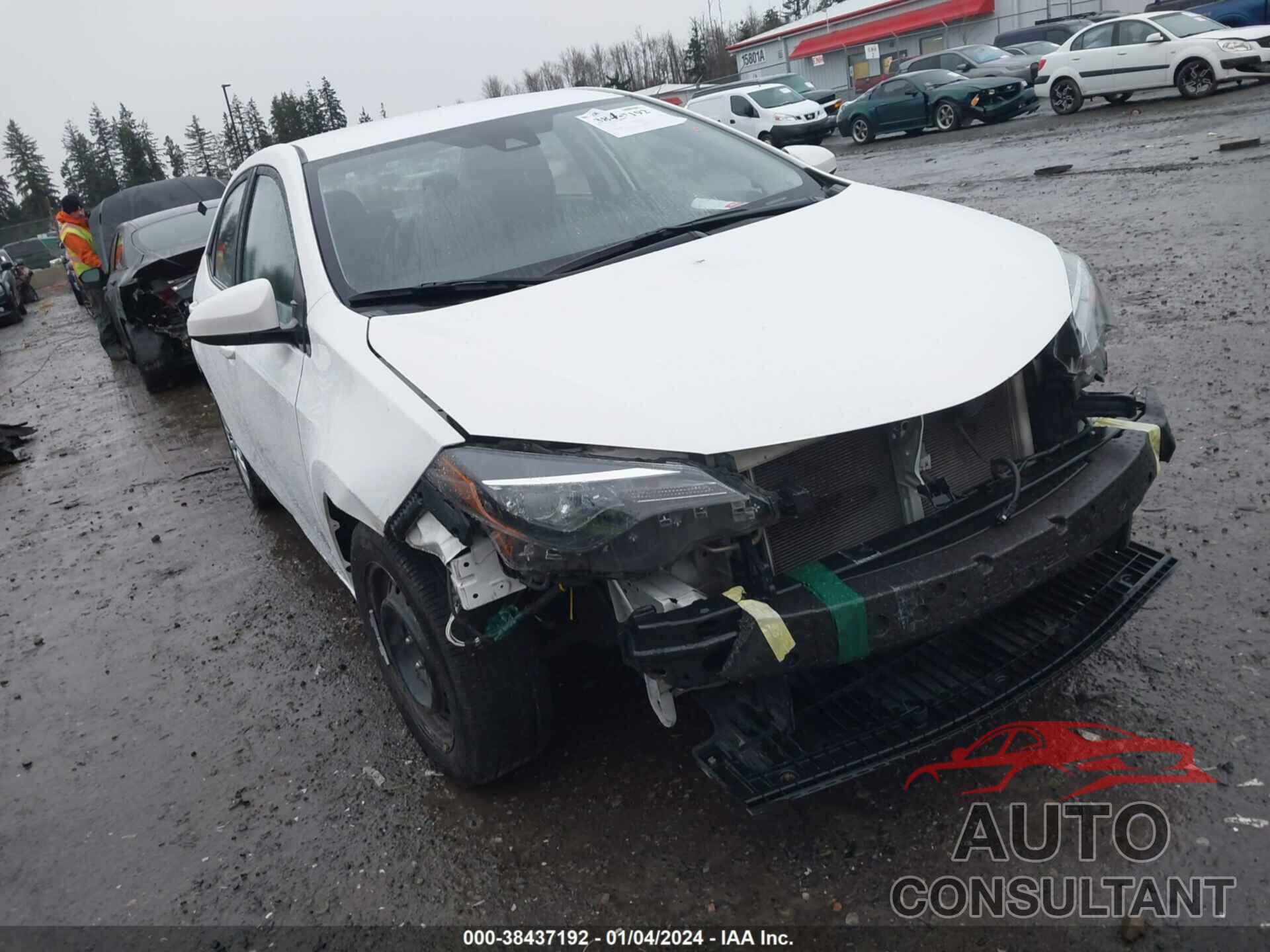 TOYOTA COROLLA 2018 - 5YFBURHE2JP830889