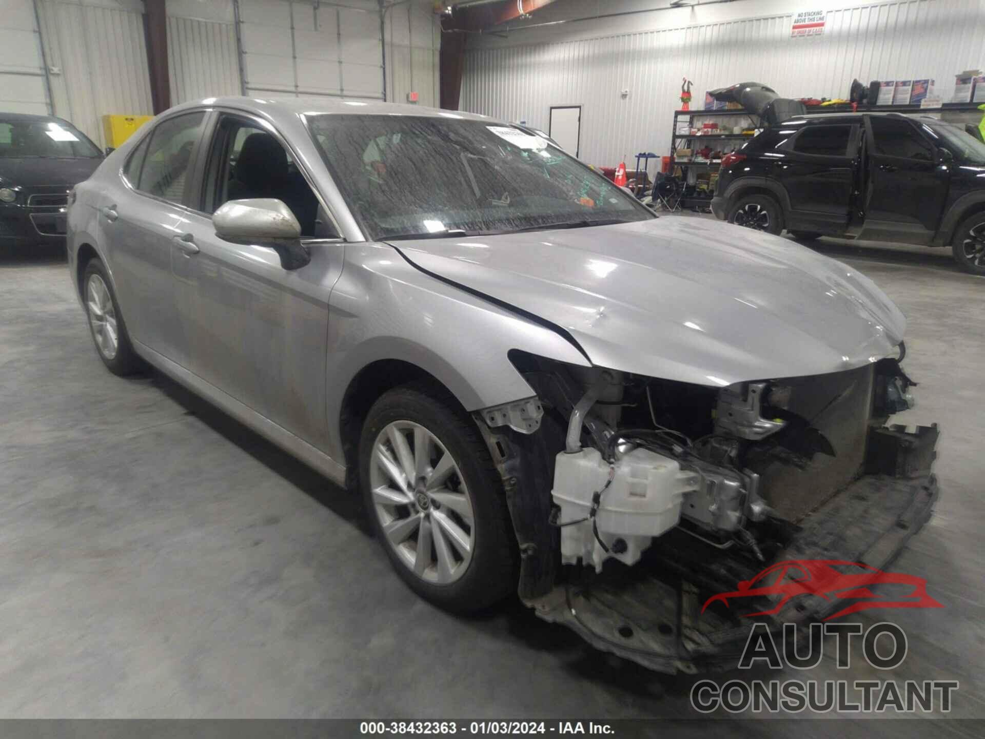 TOYOTA CAMRY 2022 - 4T1C11AK0NU713363
