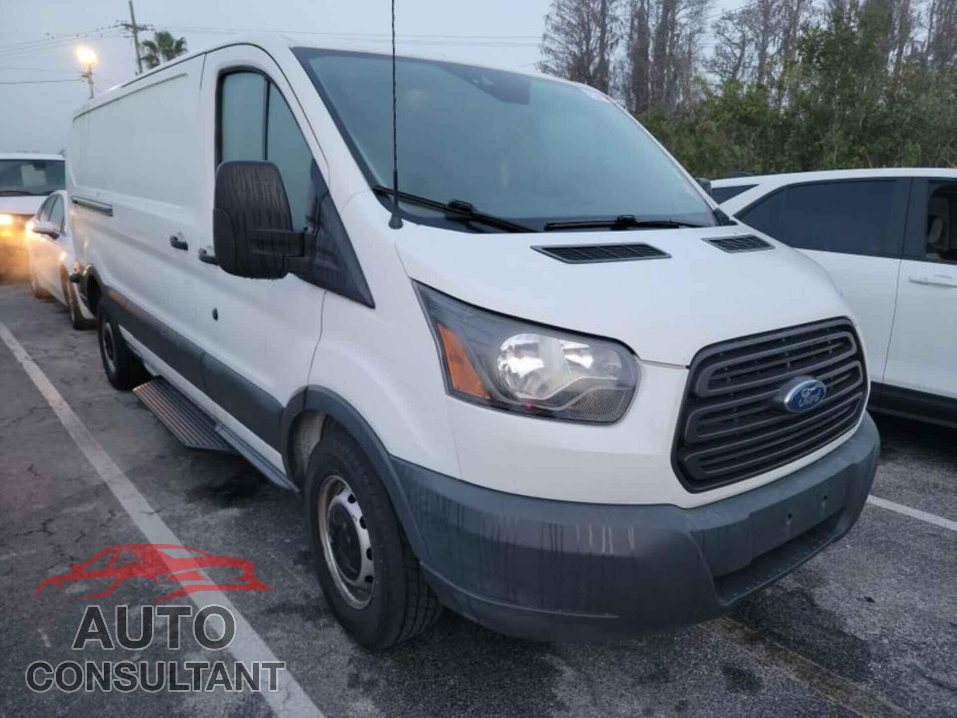 FORD TRANSIT 2017 - 1FTYR2YM0HKB51917