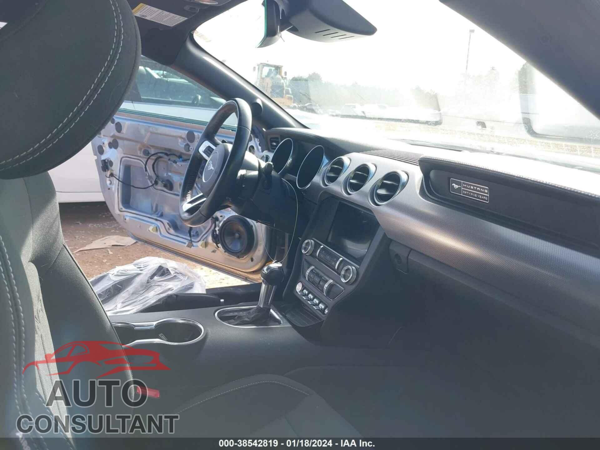 FORD MUSTANG 2020 - 1FA6P8TH5L5170776