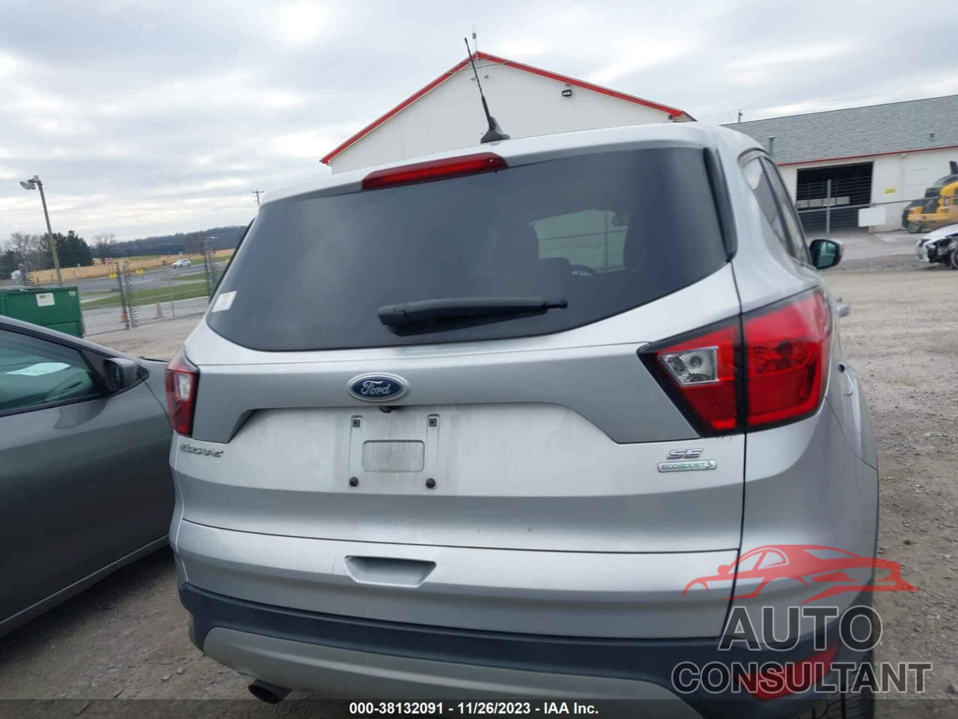 FORD ESCAPE 2019 - 1FMCU0GD8KUA17310