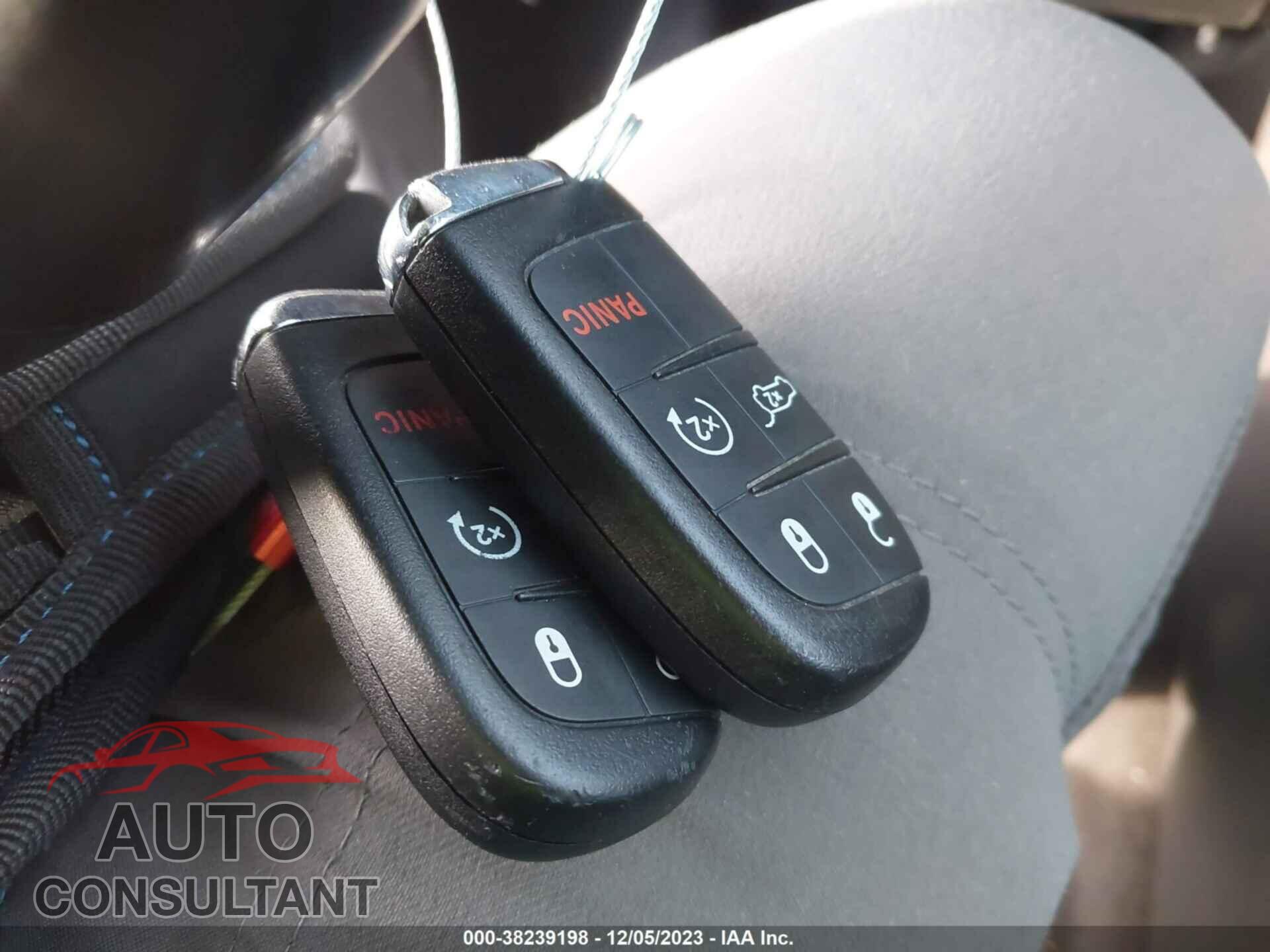 JEEP COMPASS 2018 - 3C4NJDDB7JT422115