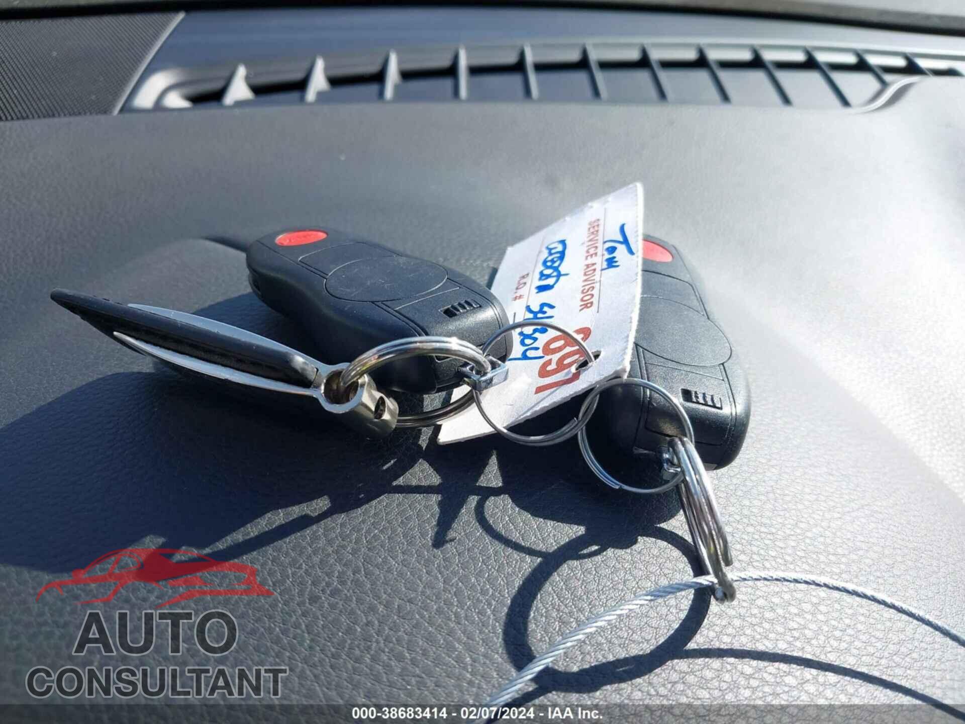 PORSCHE CAYENNE 2018 - WP1AA2A21JKA04625