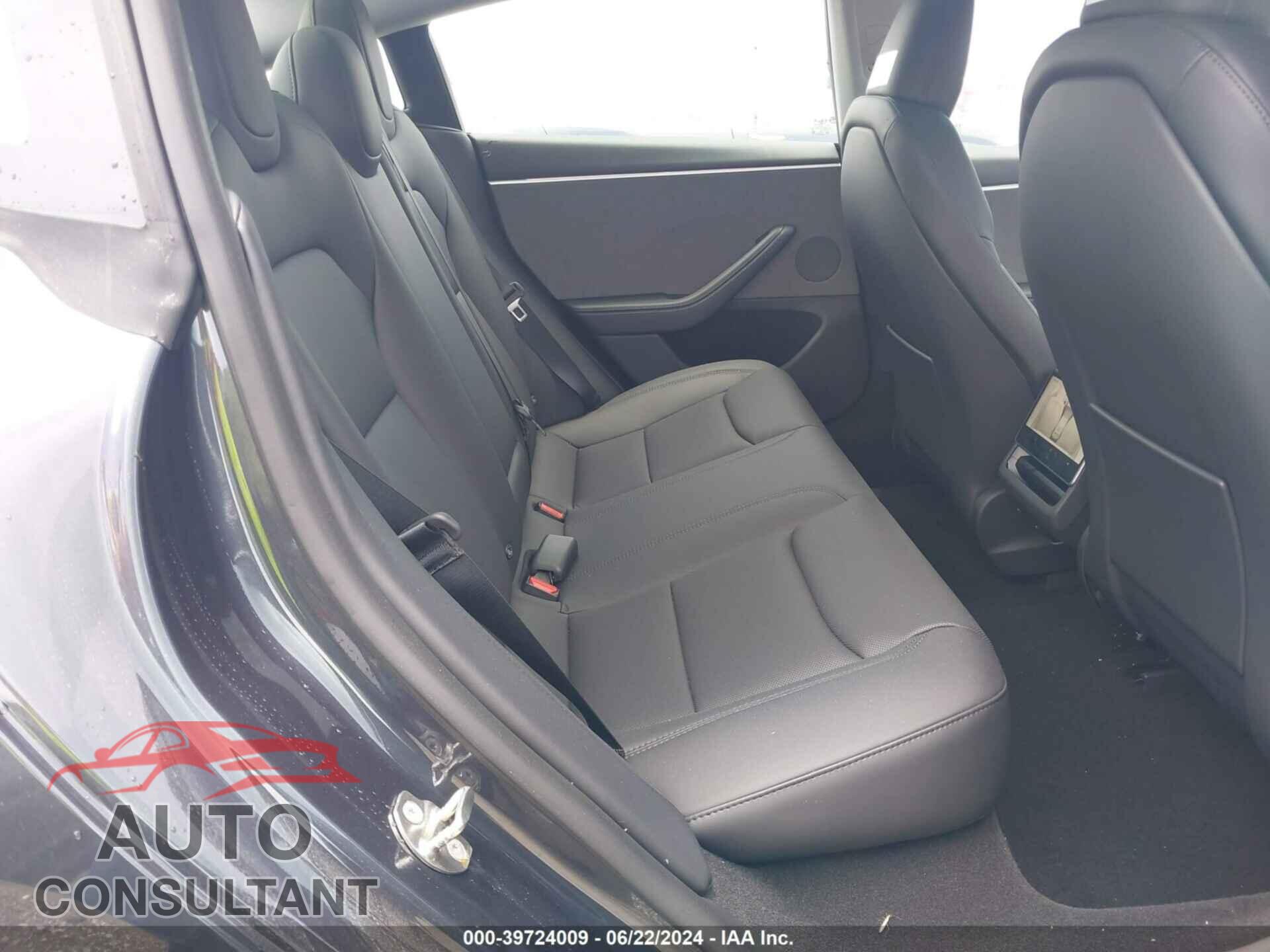 TESLA MODEL 3 2024 - 5YJ3E1EA4RF784591